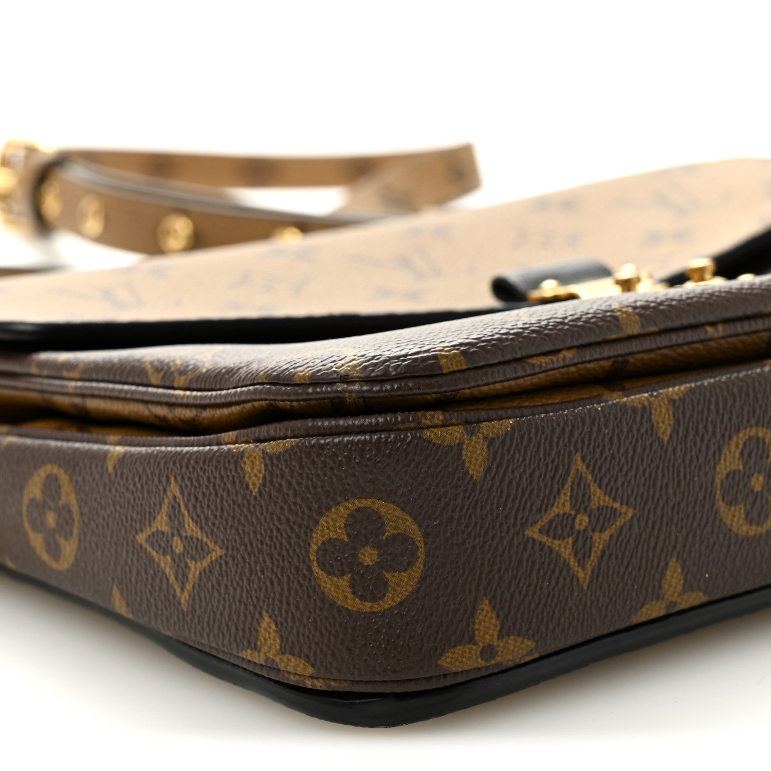 Reverse Monogram Pochette Metis