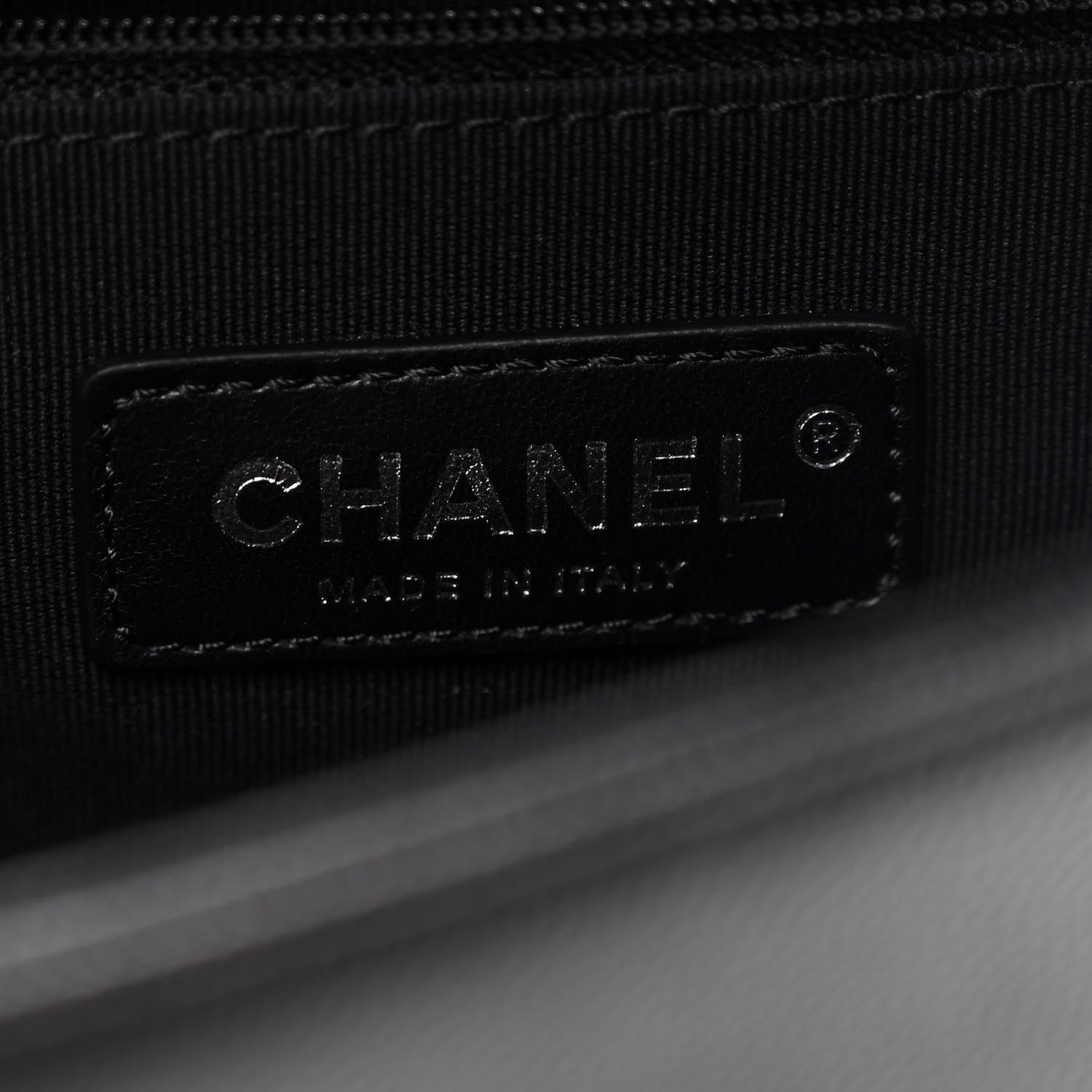 Caviar Quilted New Medium Boy Flap Black