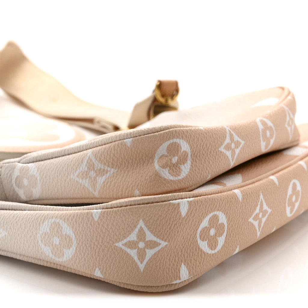 Monogram Giant By The Pool Multi Pochette Accessories Brume