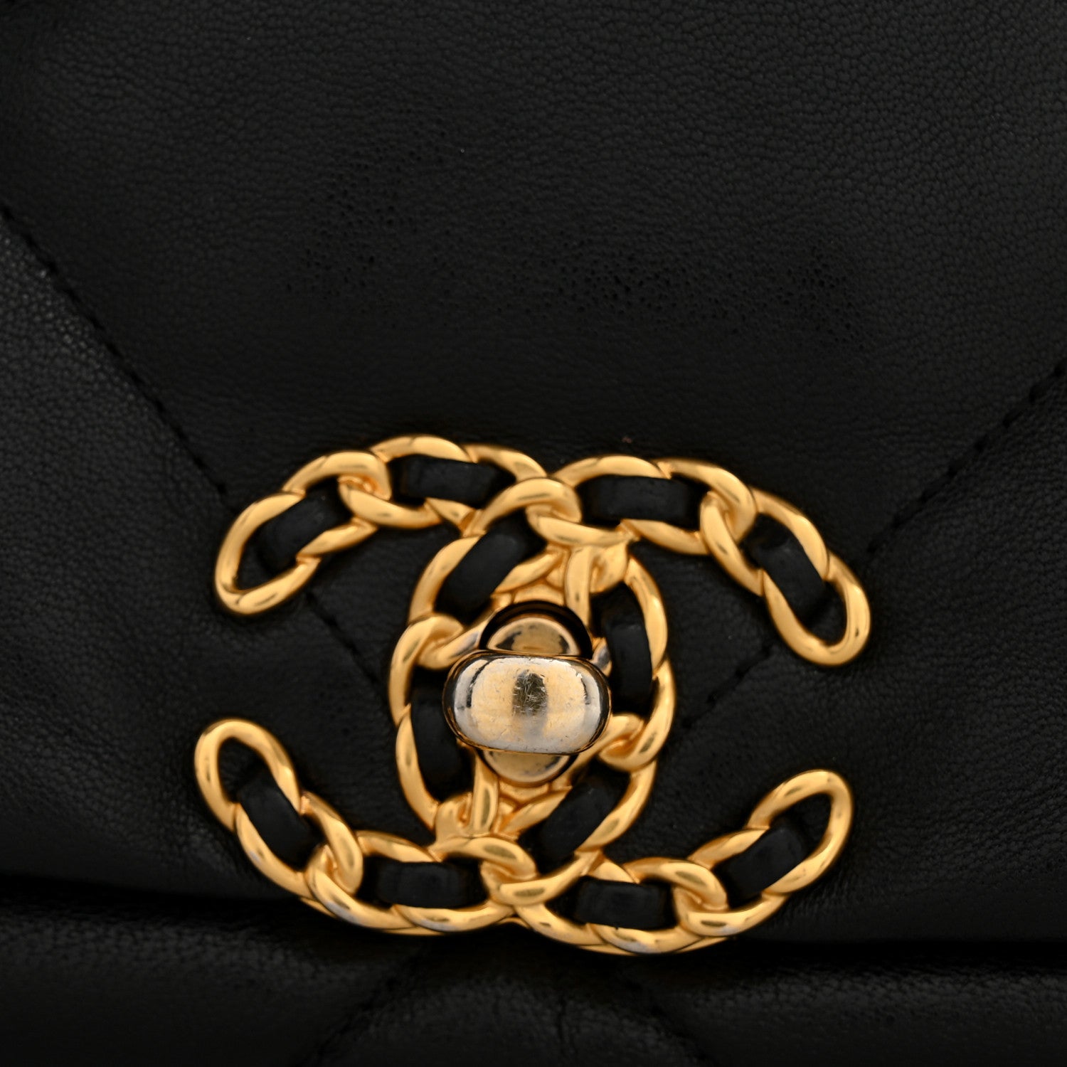 Goatskin Quilted Maxi Chanel 19 Flap Black