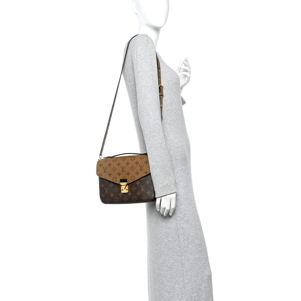 Reverse Monogram Pochette Metis