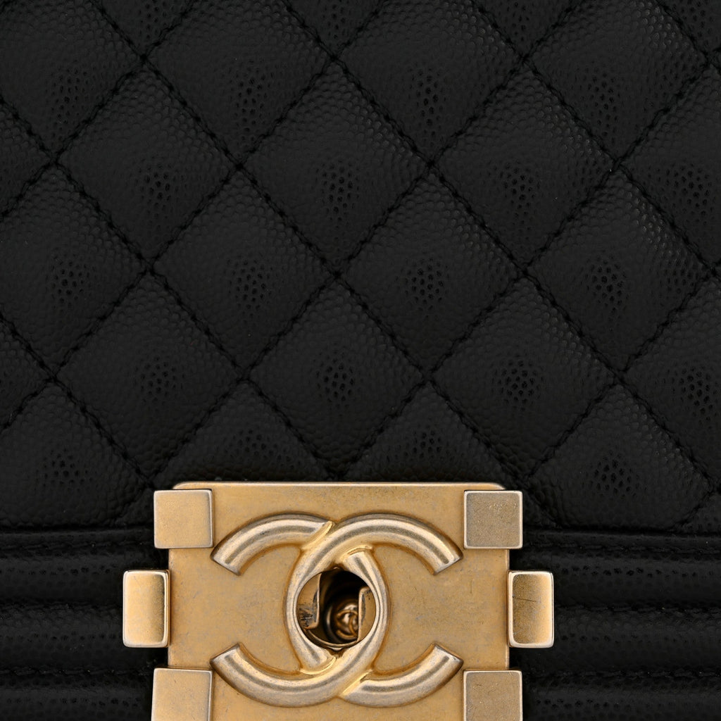 Caviar Quilted Medium Boy Flap Black
