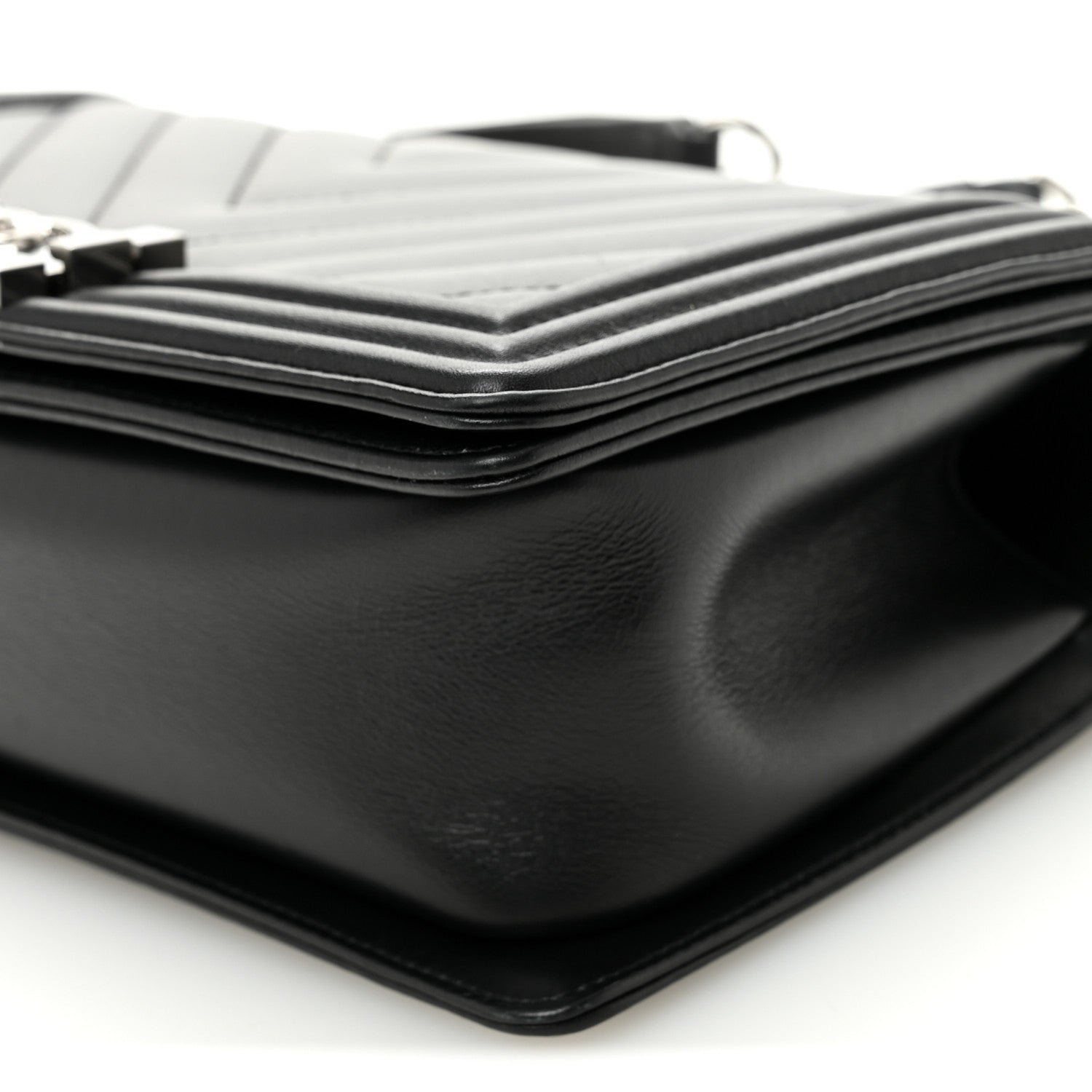 Lambskin Chevron Quilted Medium Boy Flap Black