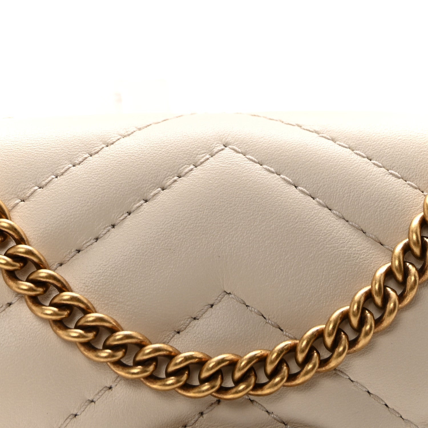 Calfskin Matelasse Super Mini GG Marmont Shoulder Bag White