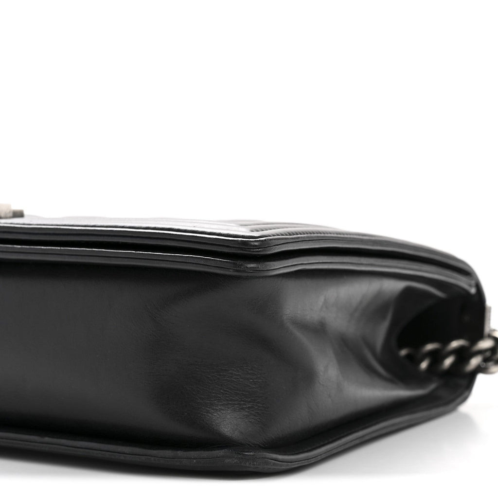 Calfskin Embossed Stitch Large Boy Flap Black