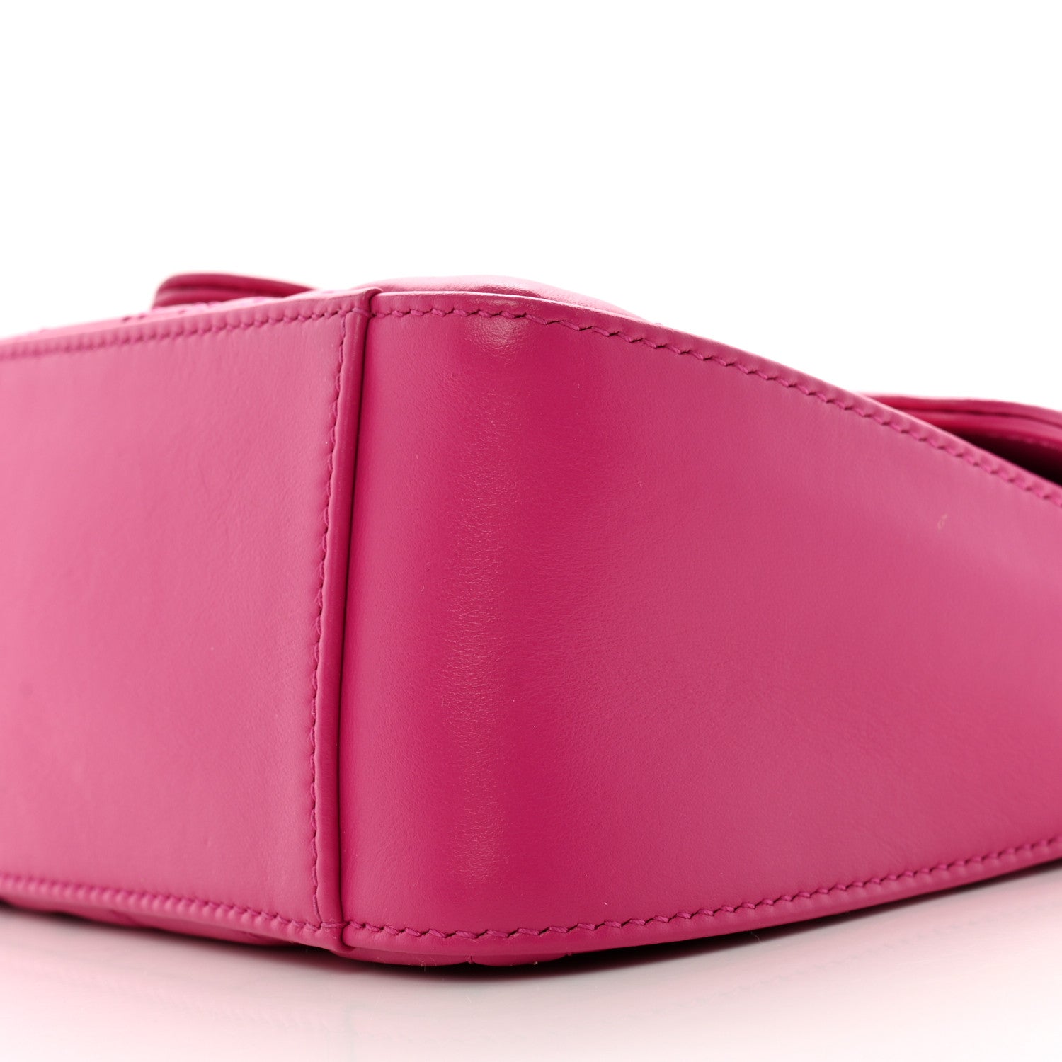 Calfskin Matelasse Monochrome Mini GG Marmont Top Handle Shoulder Bag Classic Fuxia