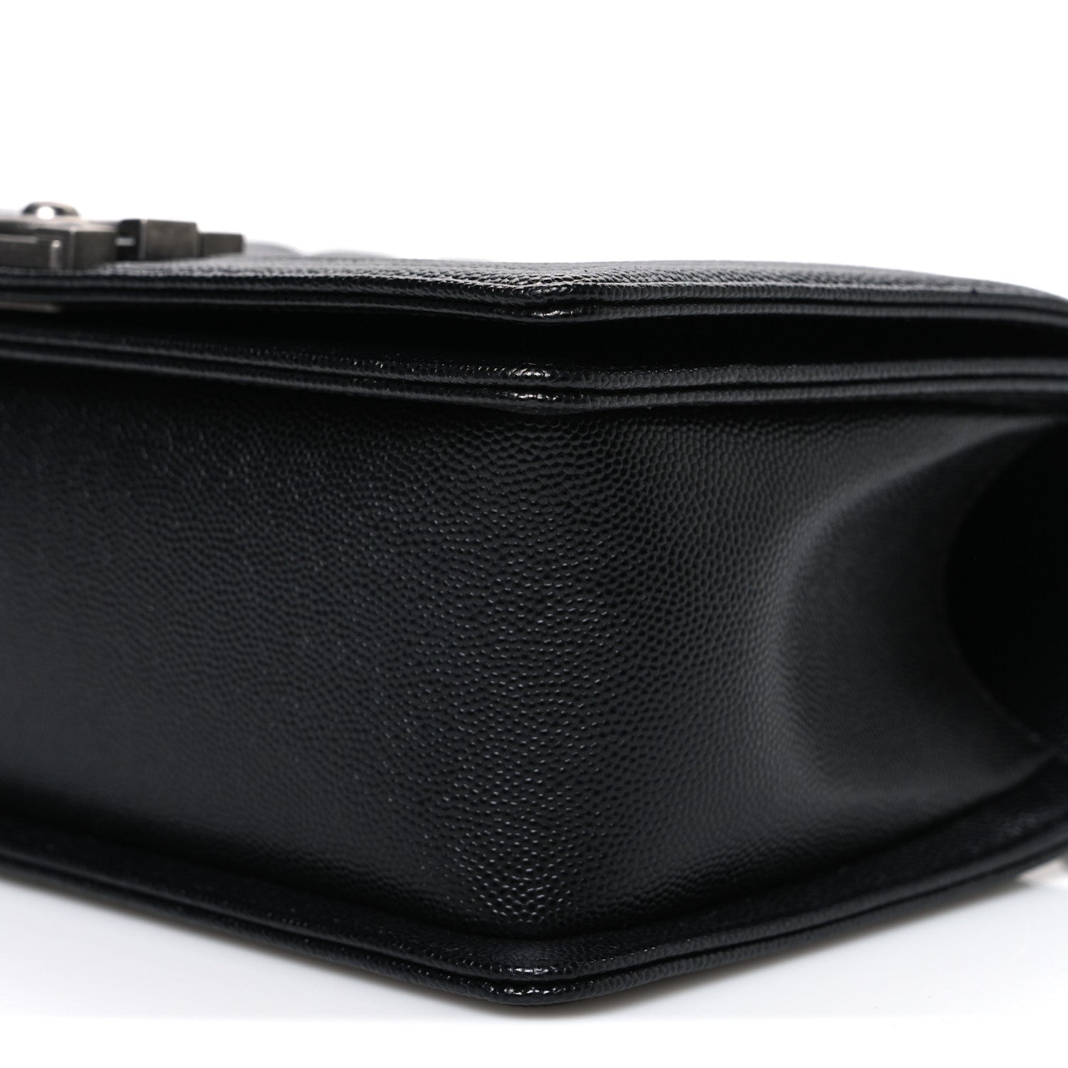 Caviar Quilted Medium Boy Flap Black