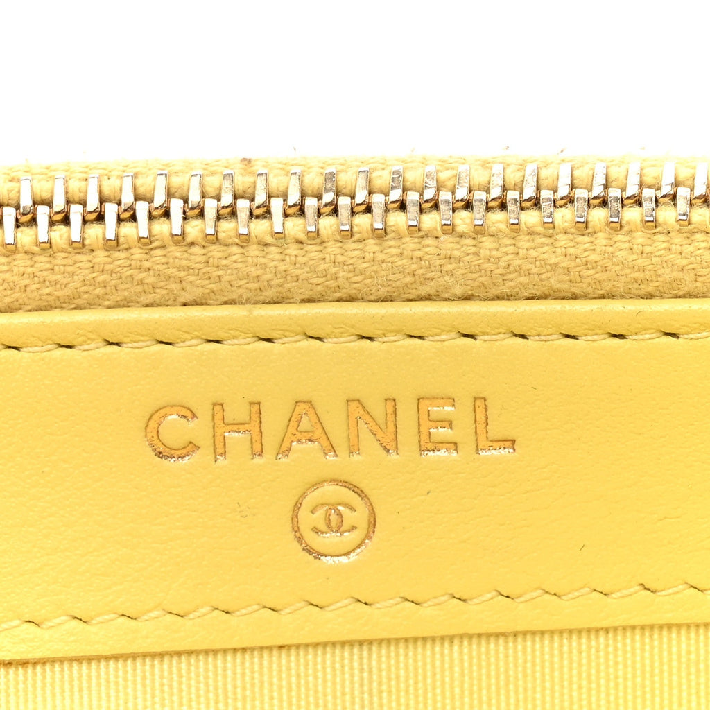 Caviar Quilted CC Filigree Clutch With Chain Yellow