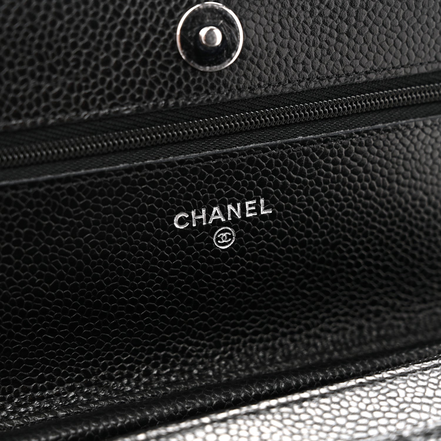 Caviar Quilted Wallet on Chain WOC Black