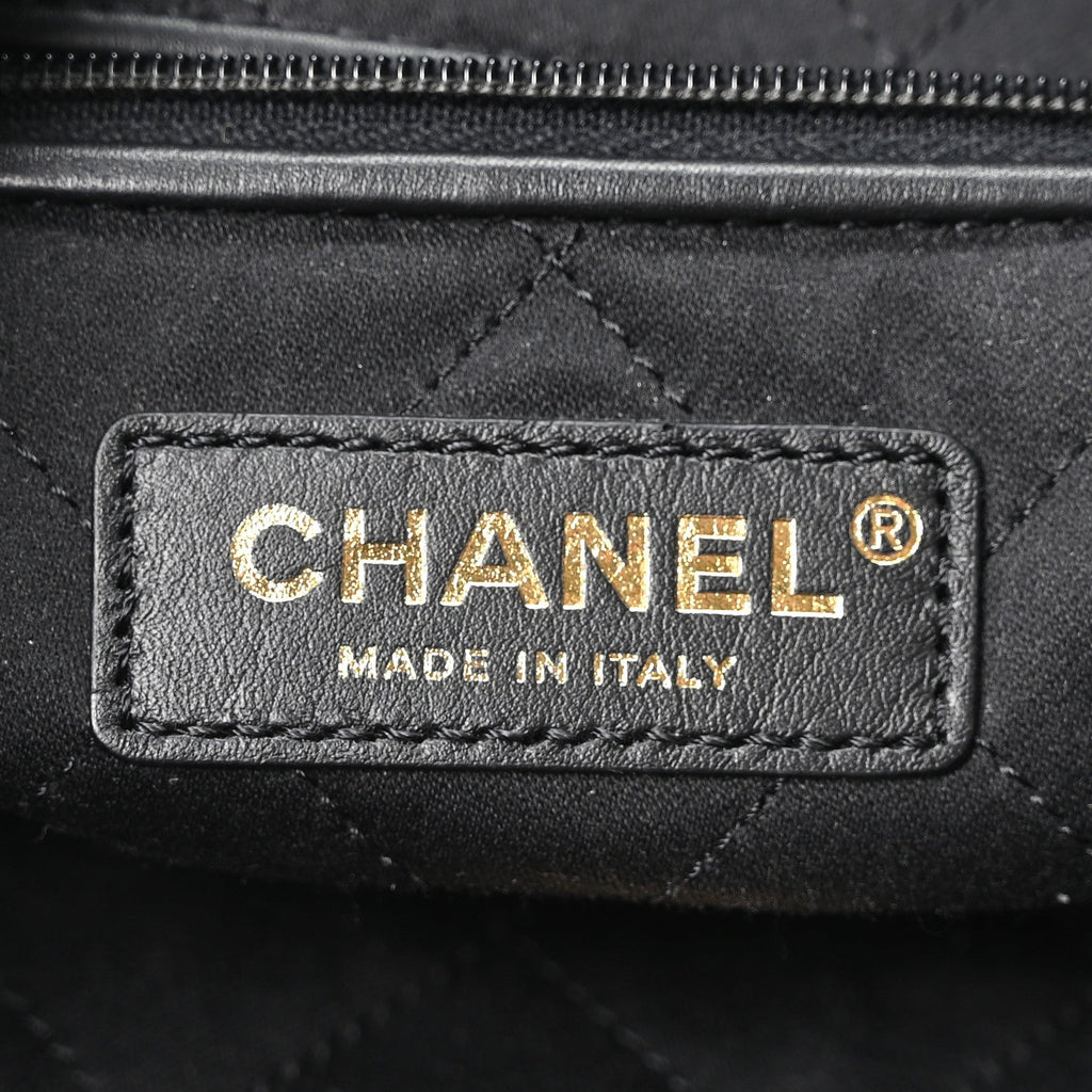 Shiny Calfskin Quilted Small Chanel 22 Black