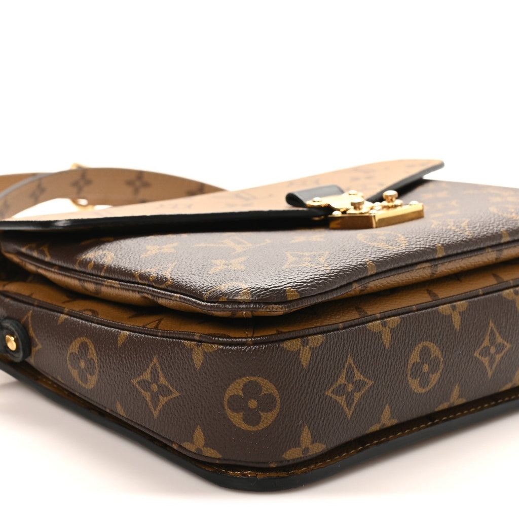 Reverse Monogram Pochette Metis