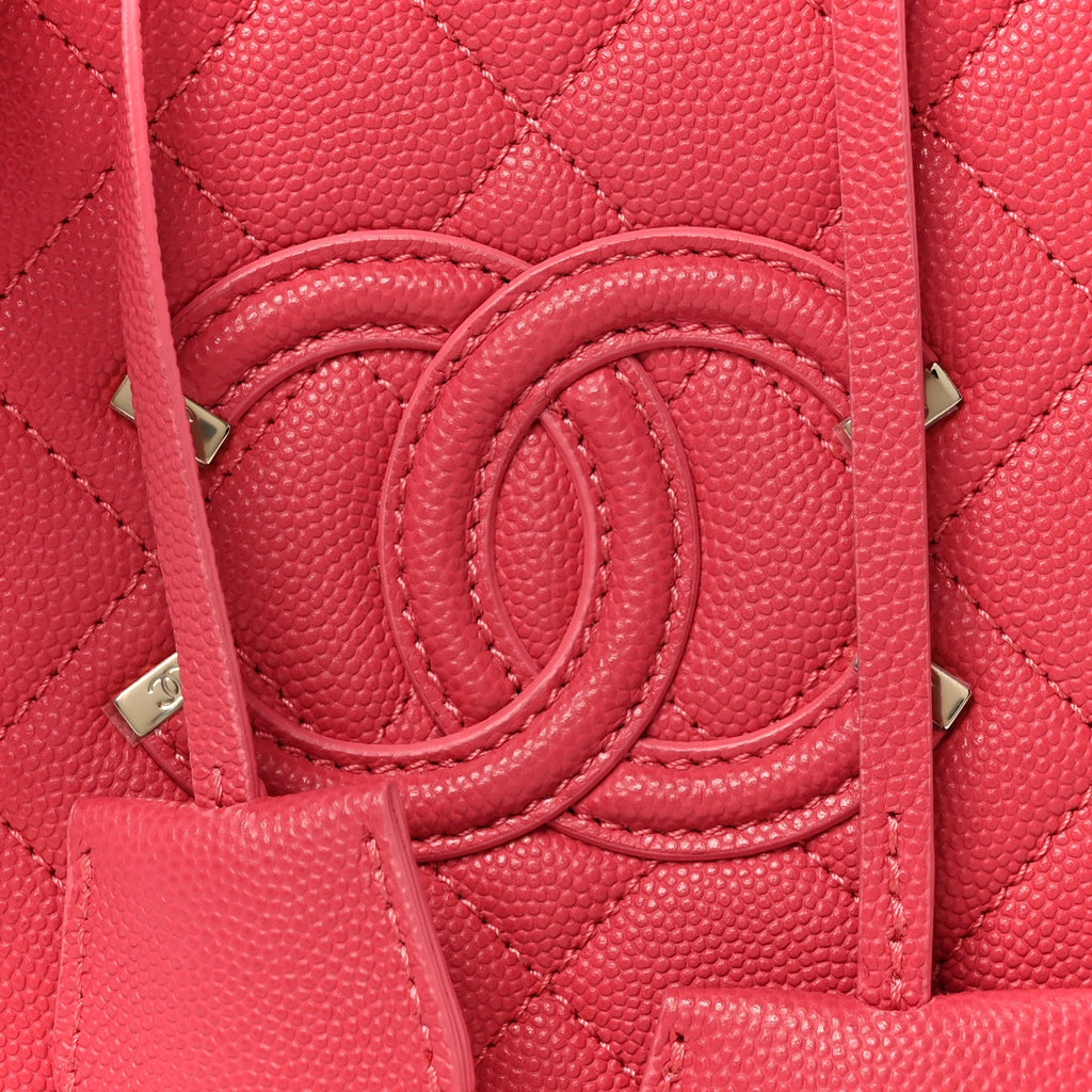 Caviar Quilted CC North South Filigree Vanity Case Pink