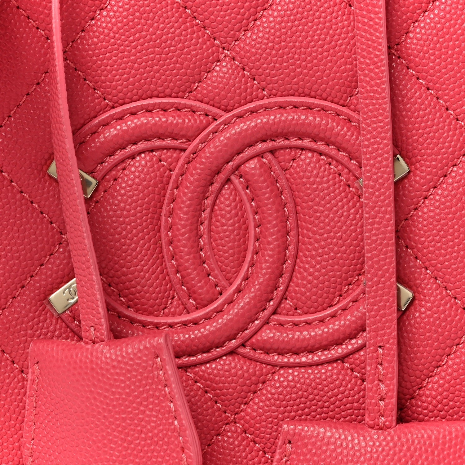 Caviar Quilted CC North South Filigree Vanity Case Pink