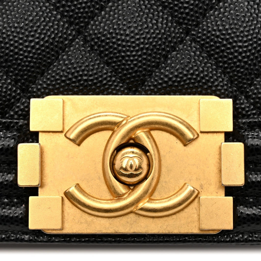 Caviar Quilted Medium Boy Flap Black