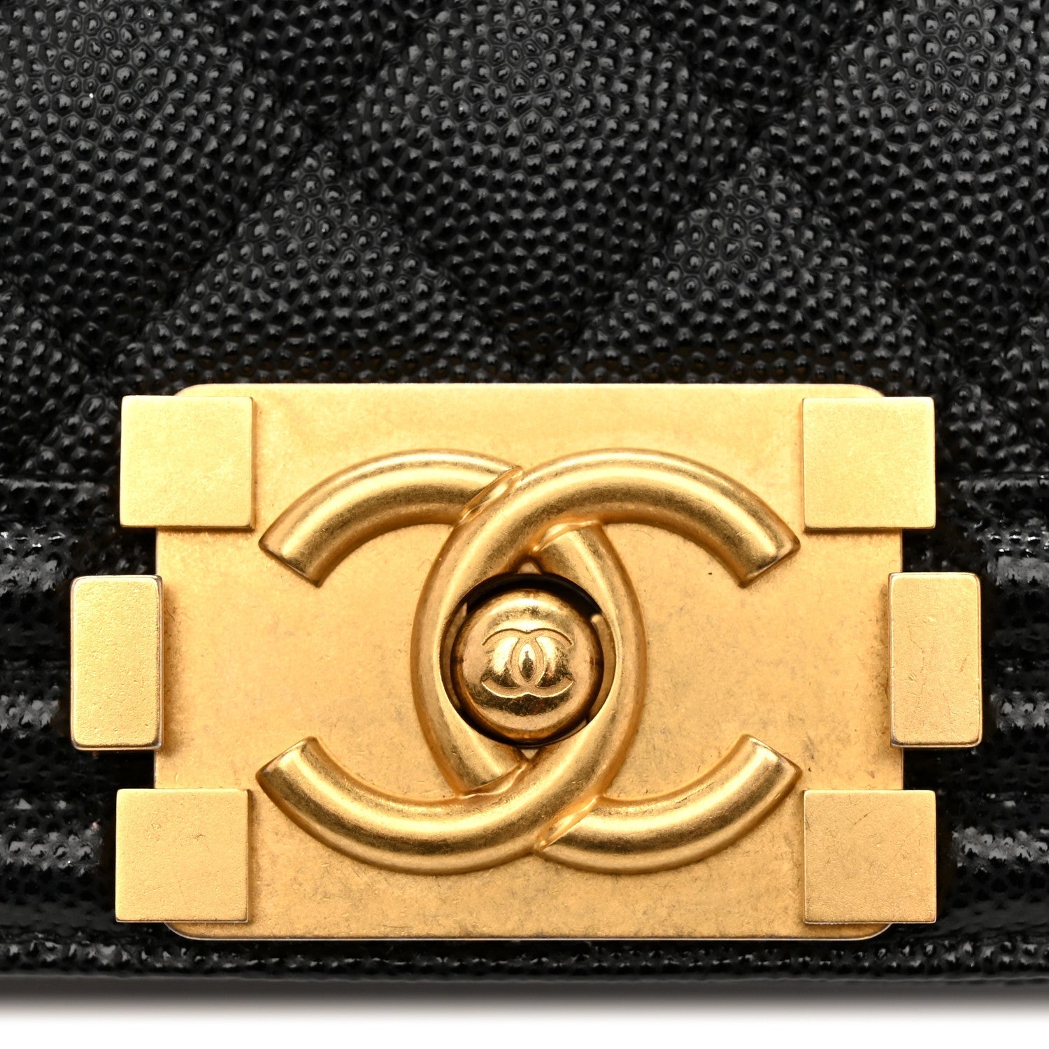Caviar Quilted Medium Boy Flap Black