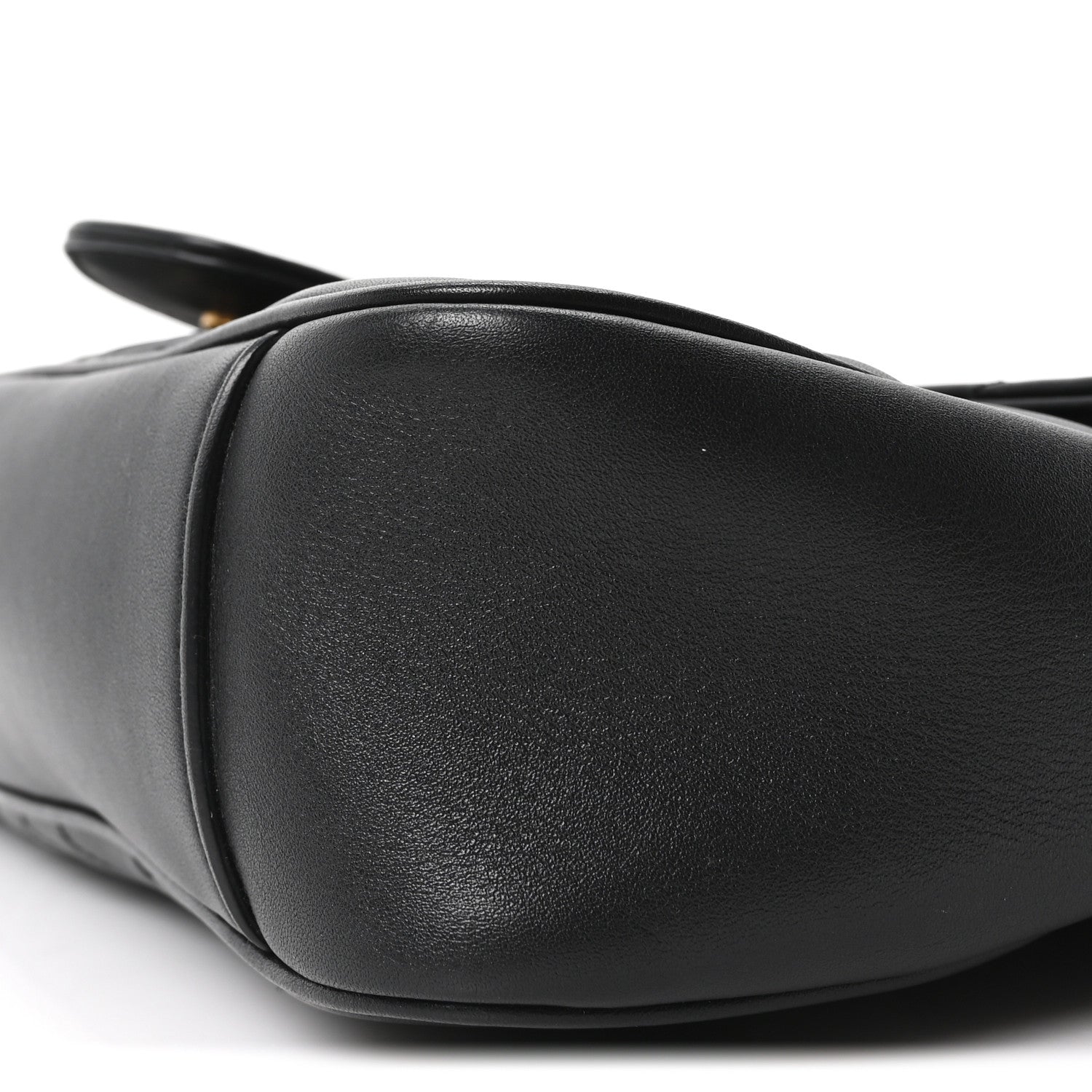 Calfskin Matelasse Medium GG Marmont Shoulder Bag Black