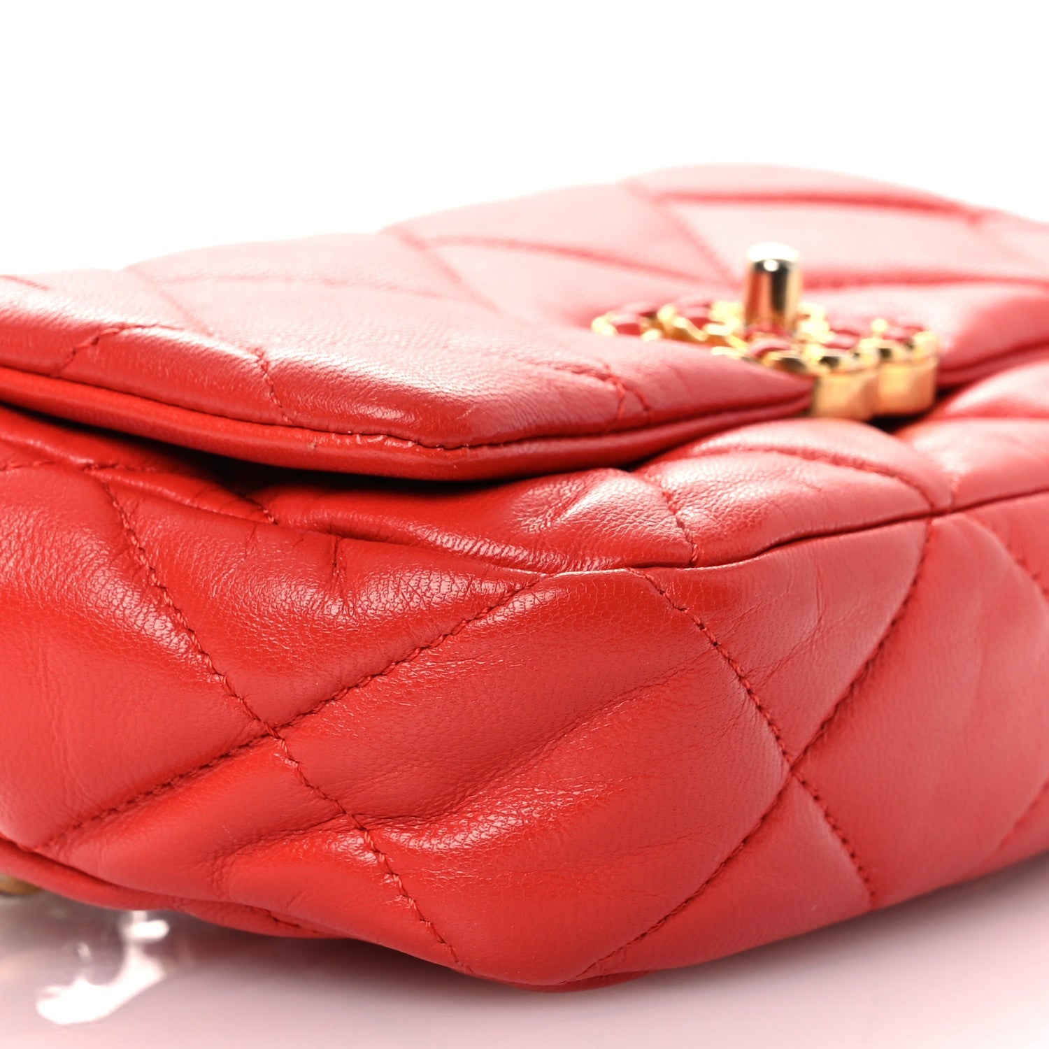 Lambskin Quilted Chanel 19 Waist Bag Red