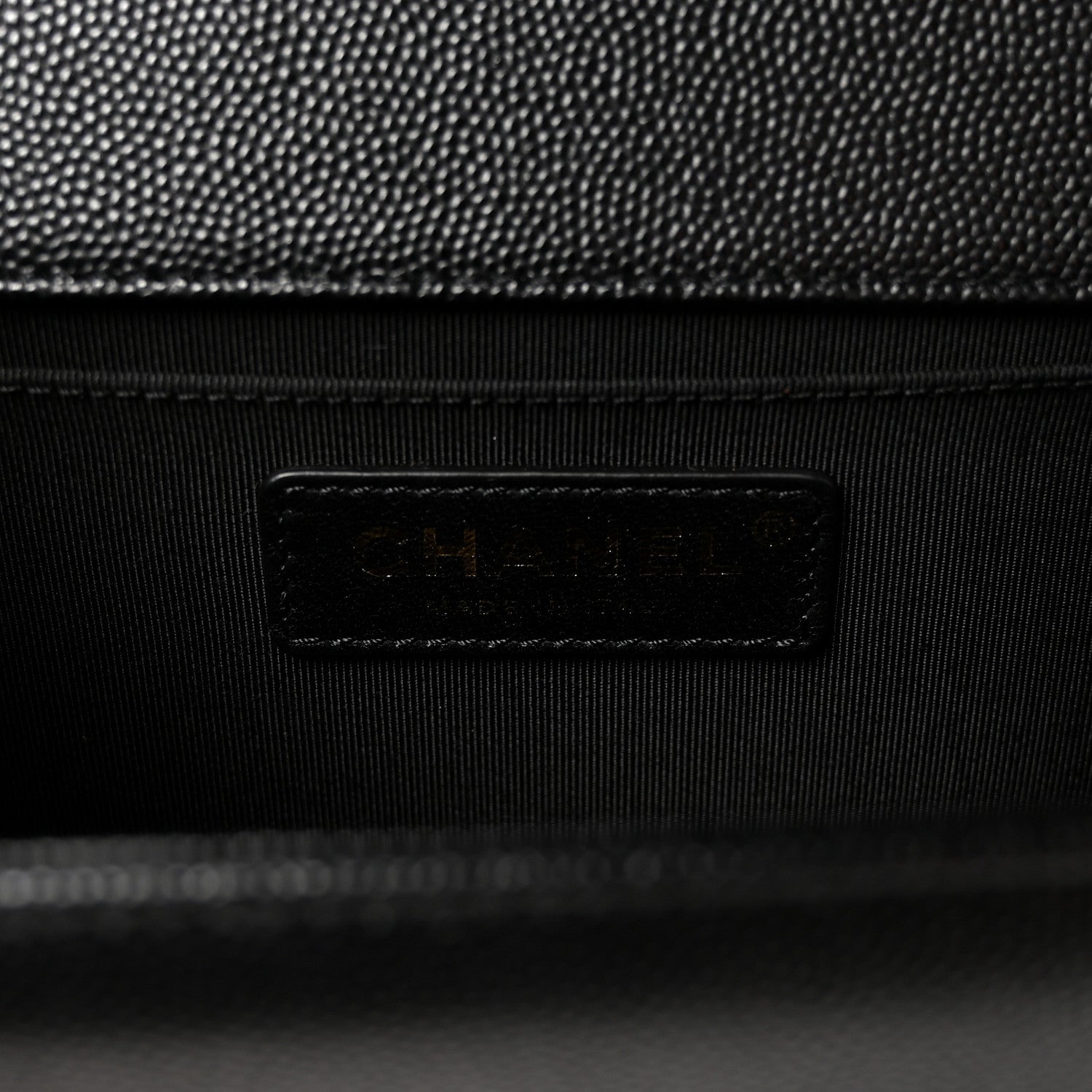 Caviar Quilted Medium Boy Flap Black