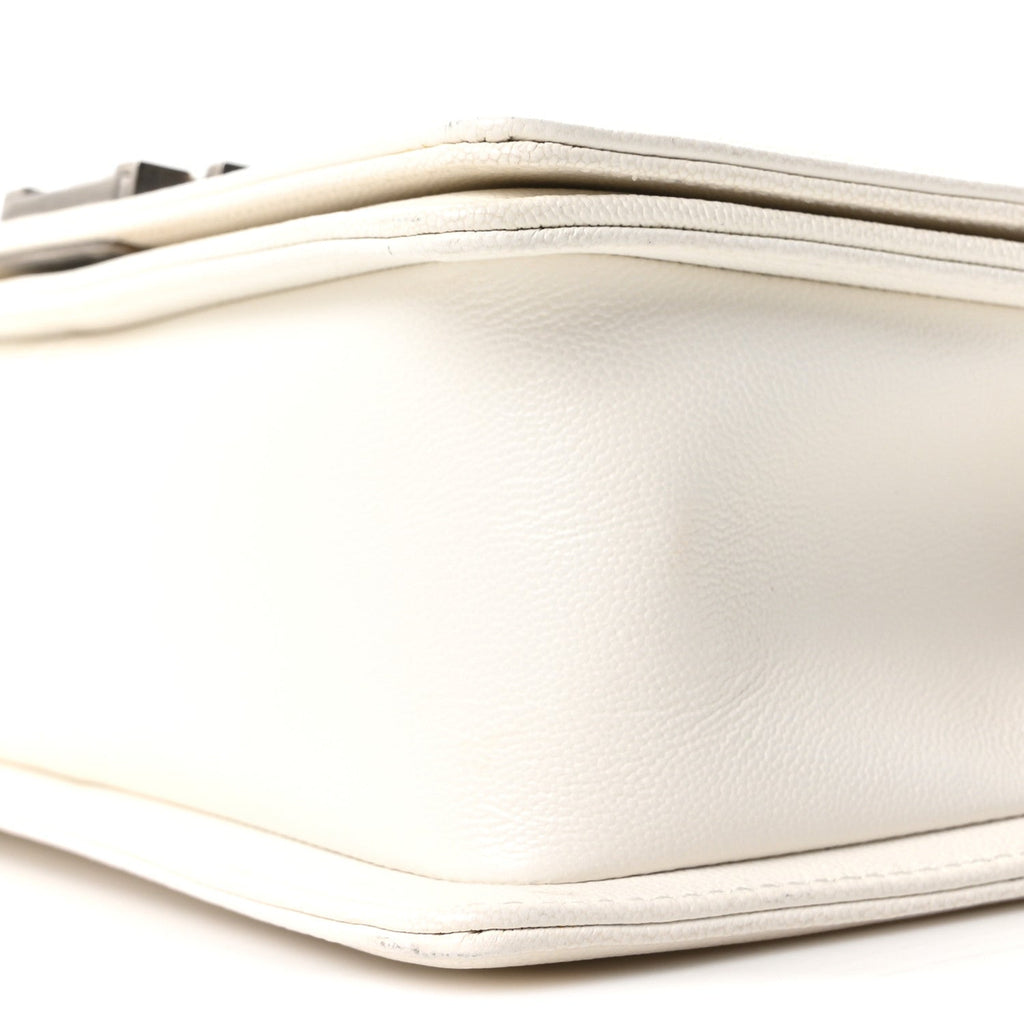 Caviar Quilted Medium Boy Flap White
