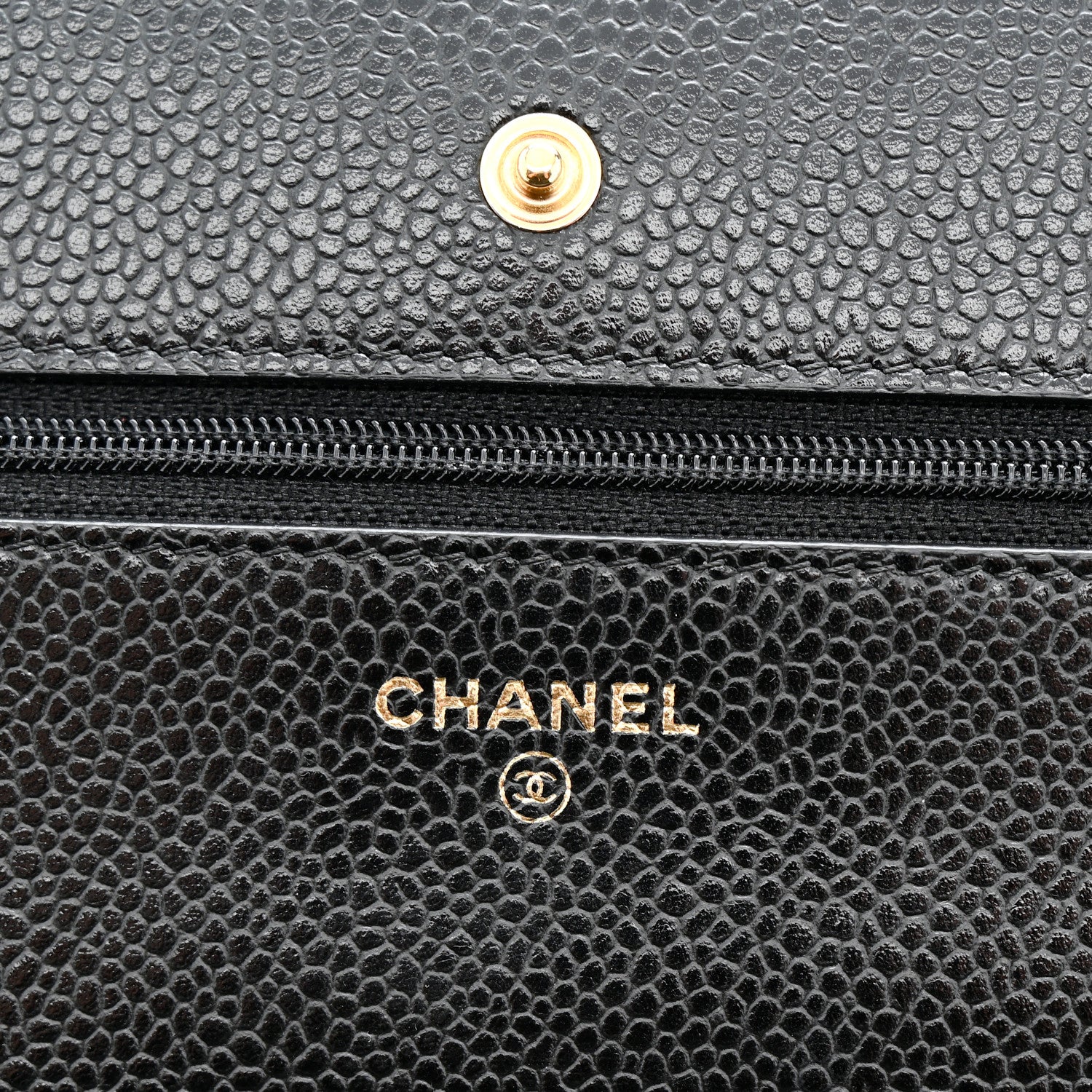 Caviar Quilted Wallet on Chain WOC Black