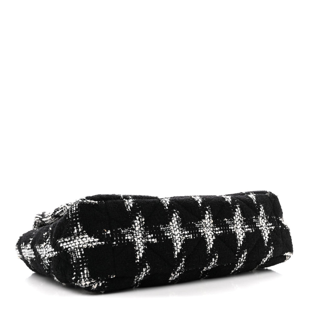 Tweed Quilted Maxi Chanel 19 Flap Black White
