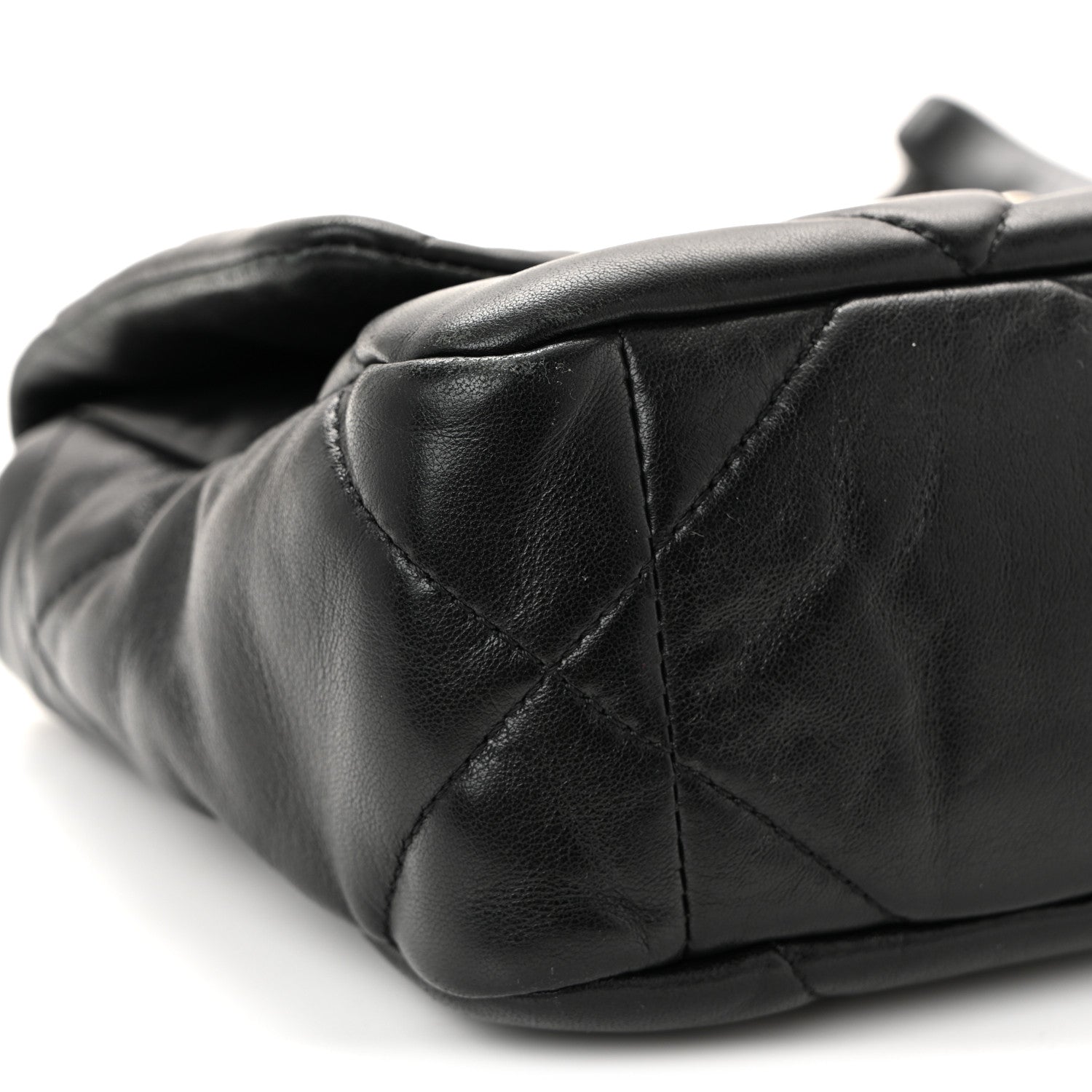 Lambskin Quilted Medium Chanel 19 Flap Black