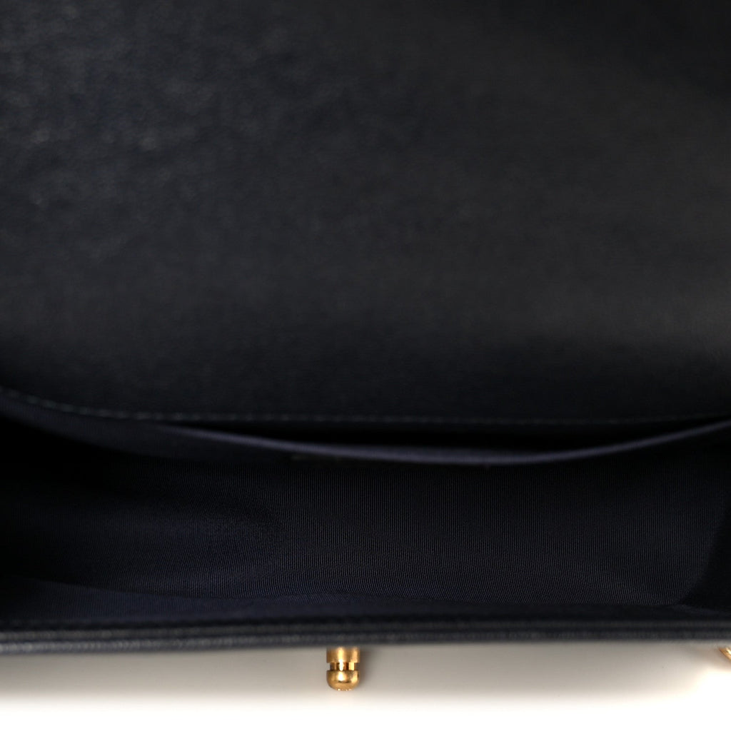 Caviar Quilted Medium Boy Flap Navy