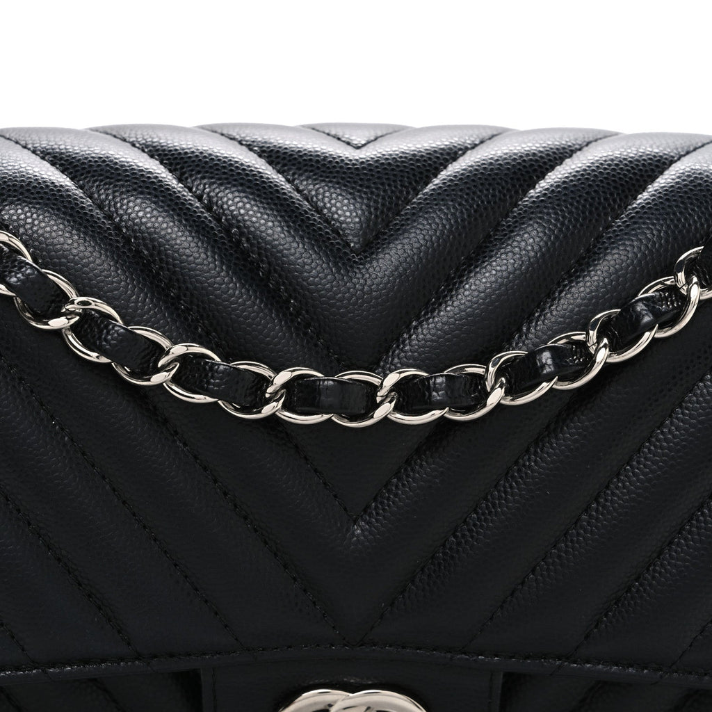 Caviar Chevron Quilted Medium Double Flap Black