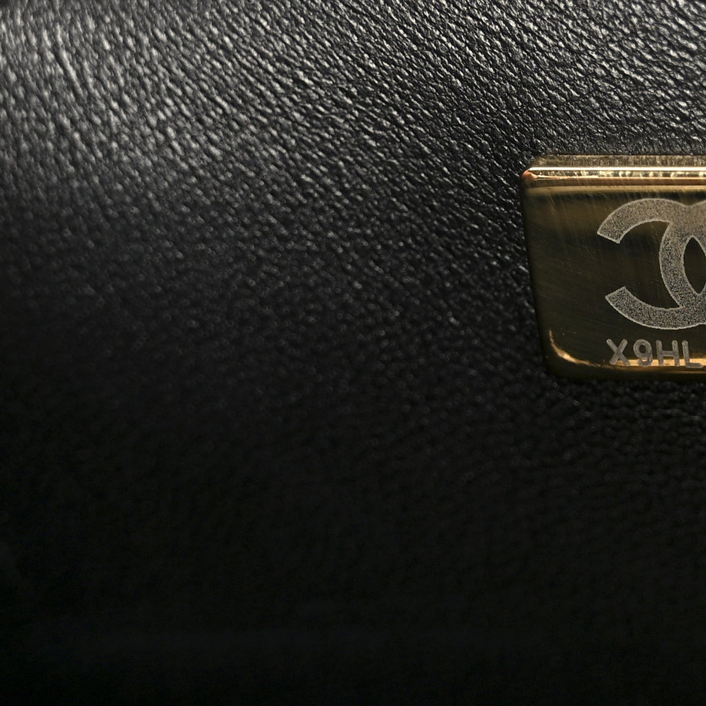 Calfskin Quilted Medium Chain Detail Boy Flap Black