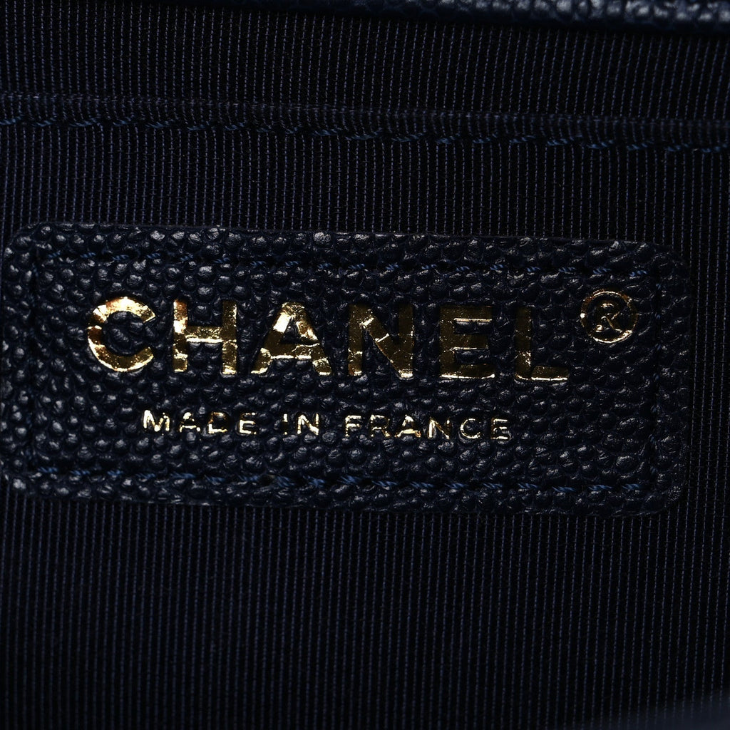 Caviar Quilted Medium Boy Flap Navy