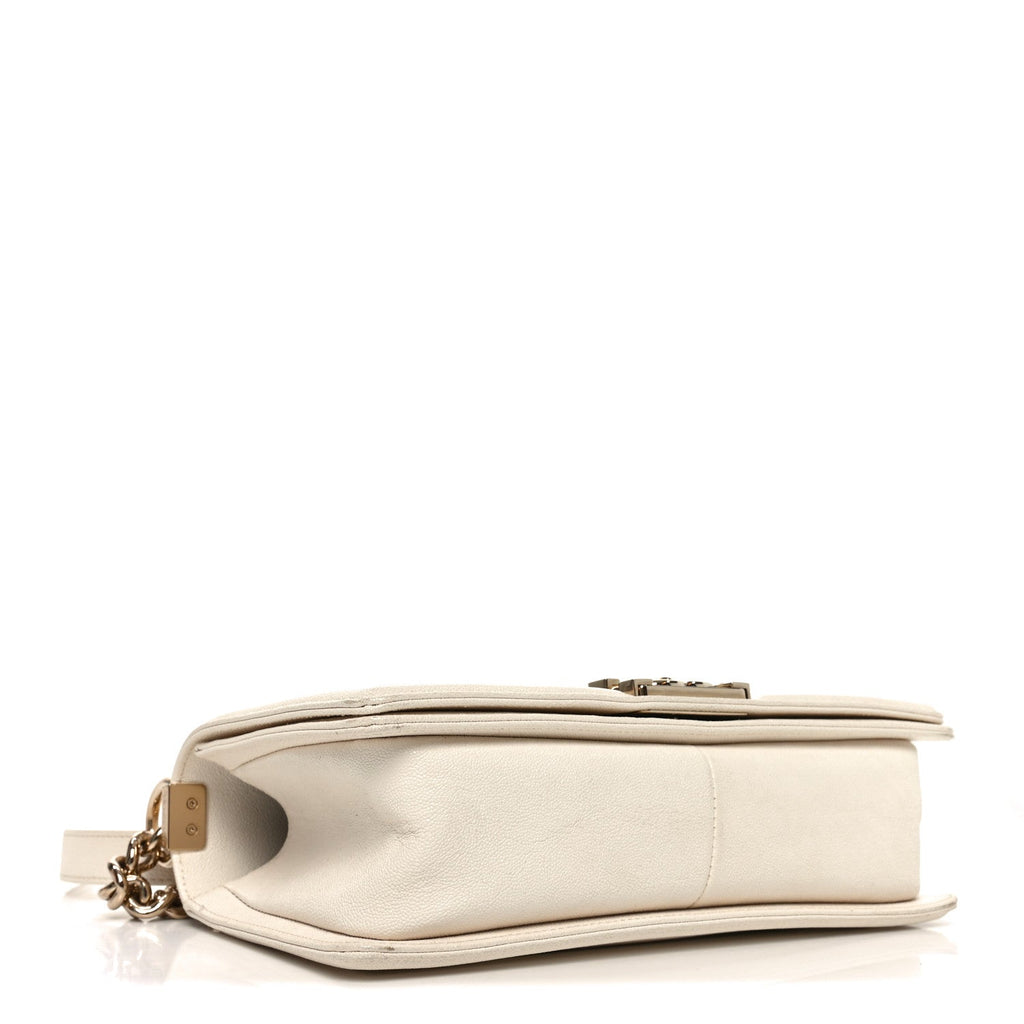 Caviar Quilted Medium Boy Flap White