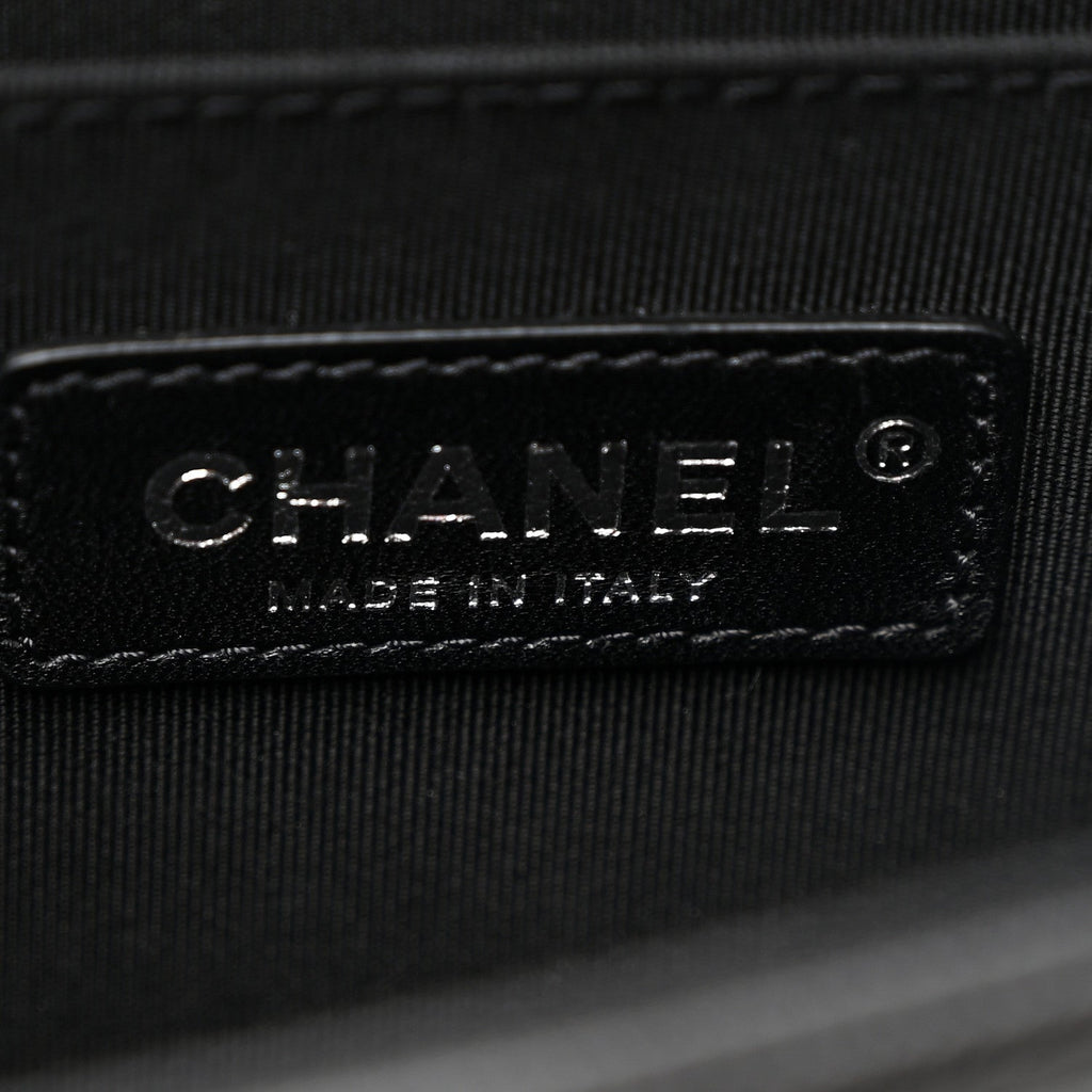 Caviar Quilted Medium Boy Flap Black
