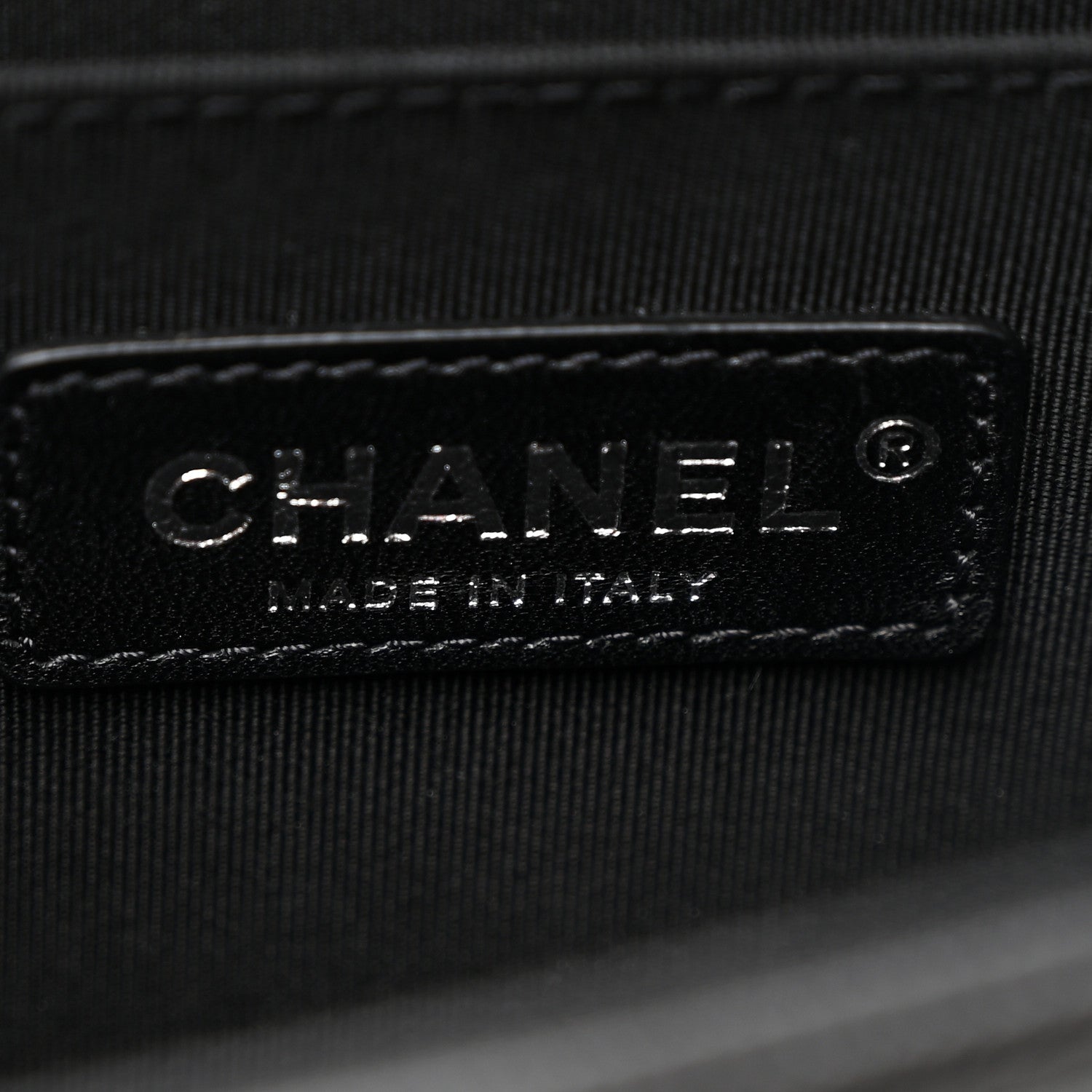 Caviar Quilted Medium Boy Flap Black