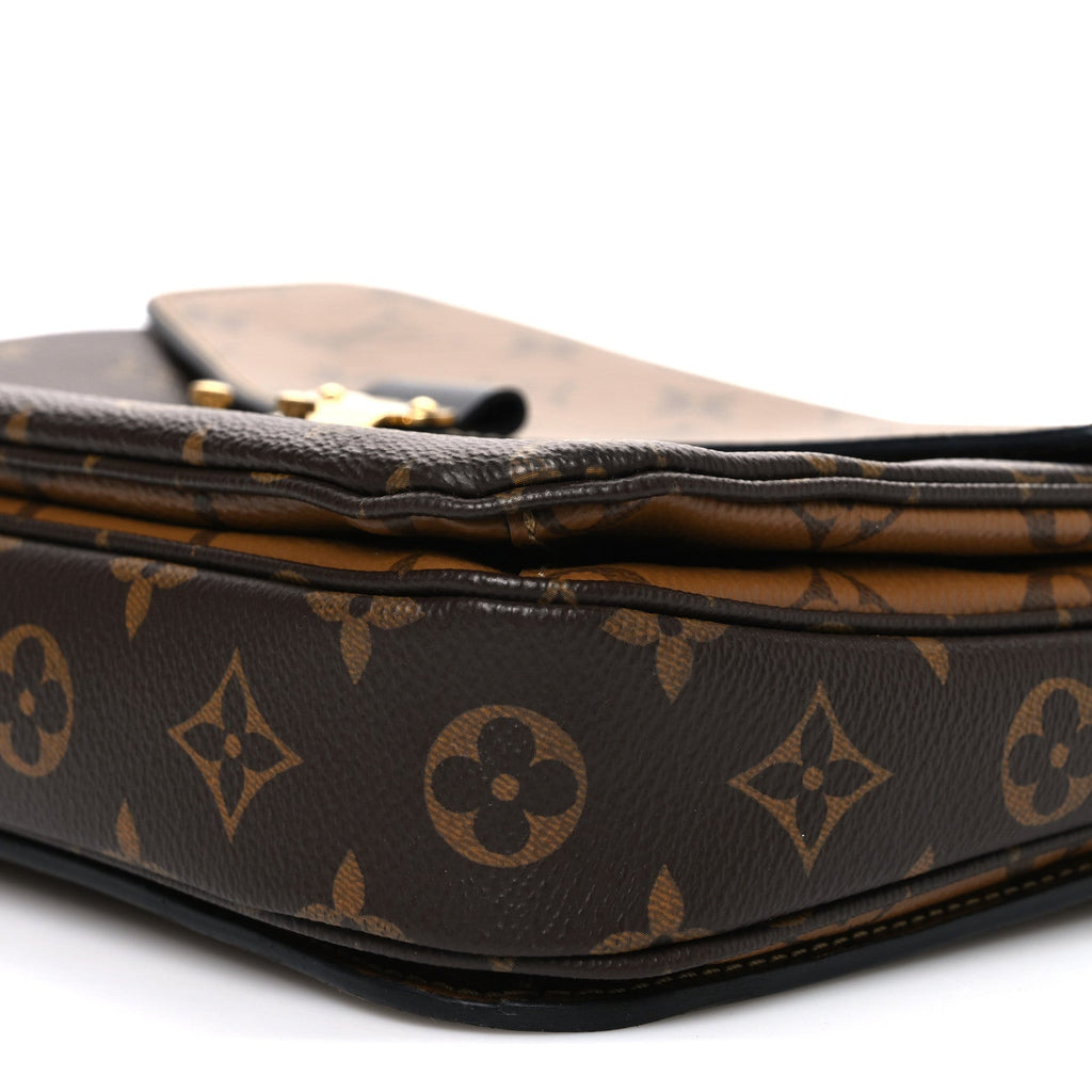 Reverse Monogram Pochette Metis