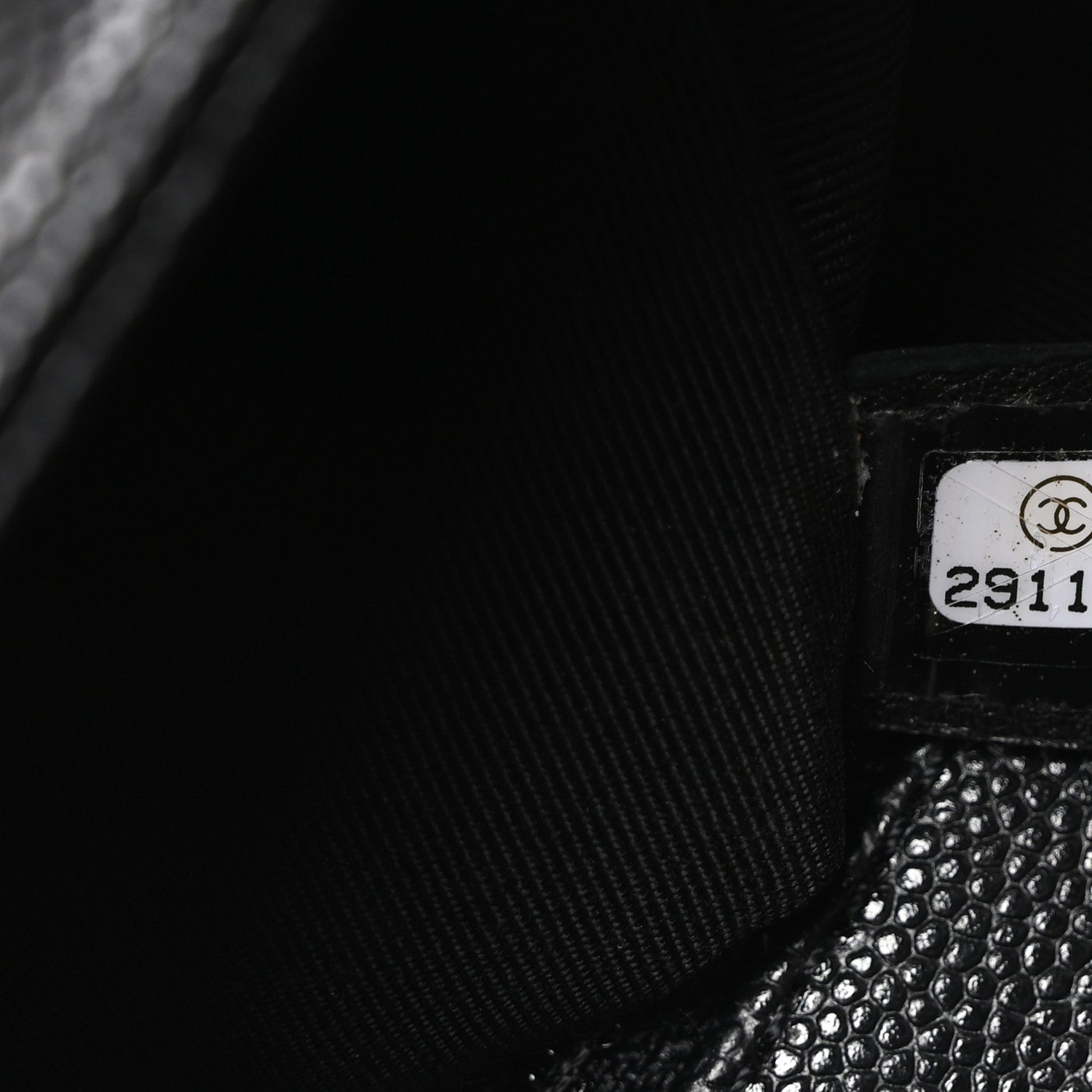 Caviar Quilted New Medium Boy Flap Black