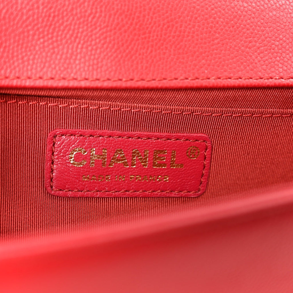 Caviar Quilted Medium Boy Flap Red
