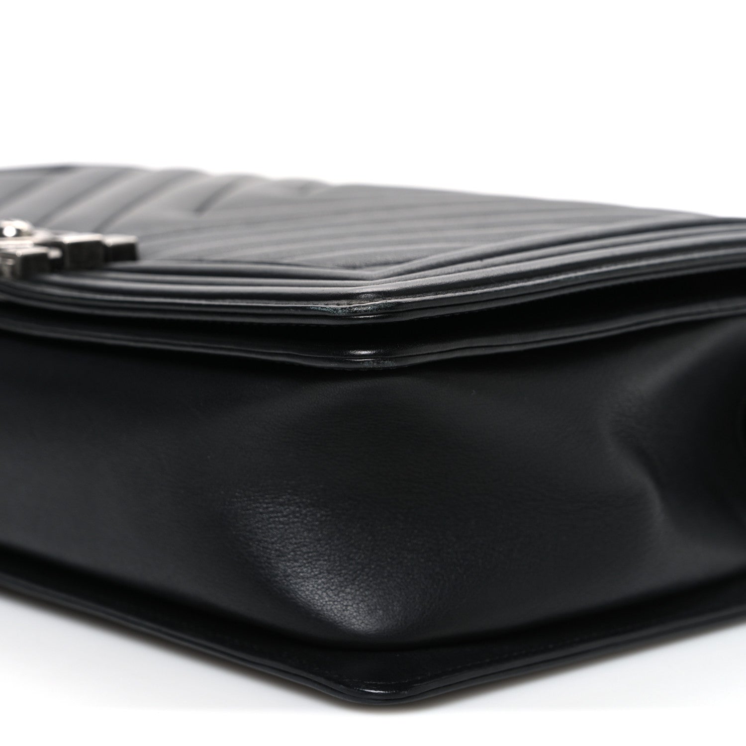 Lambskin Chevron Quilted New Medium Boy Flap Black