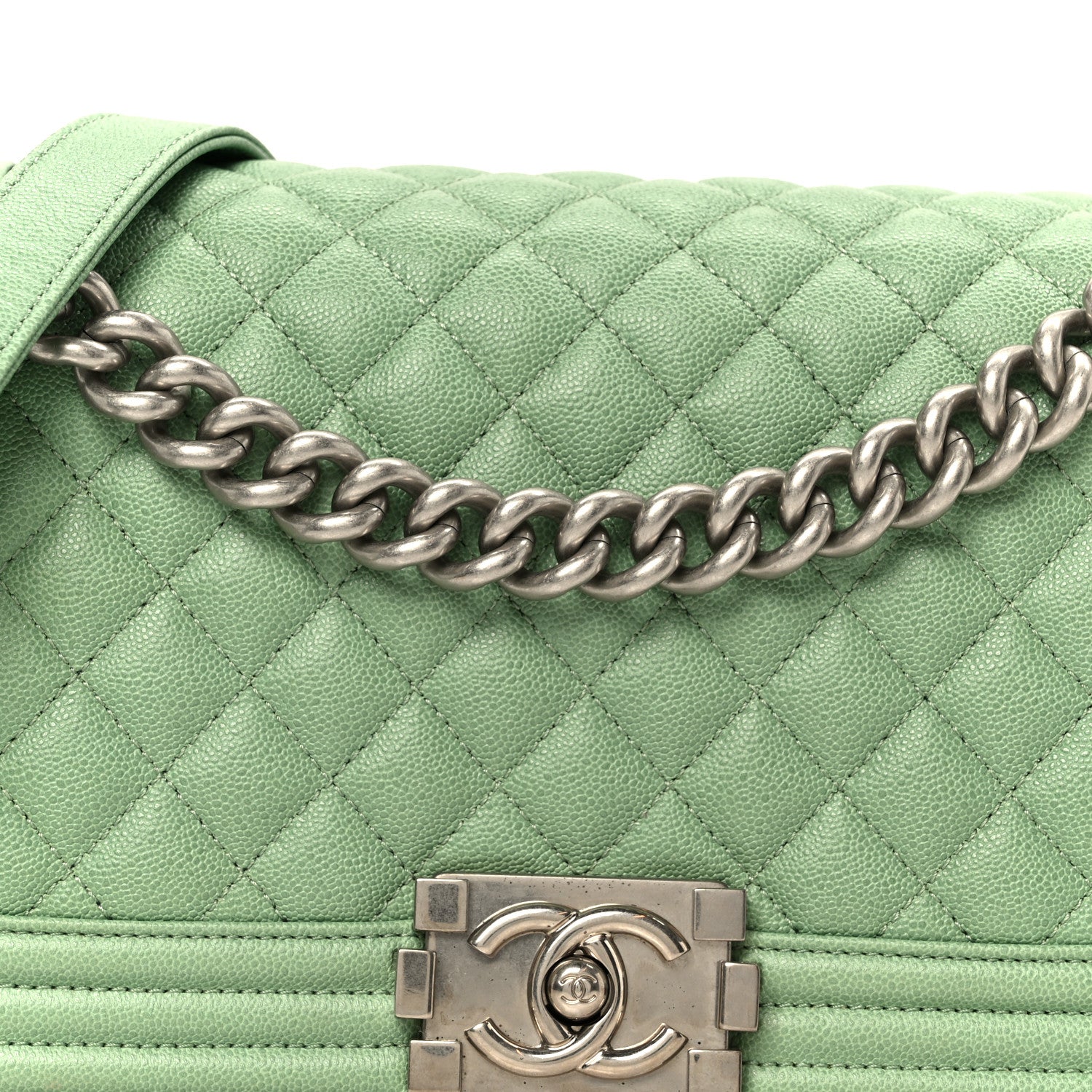 Caviar Quilted Medium Boy Flap Green