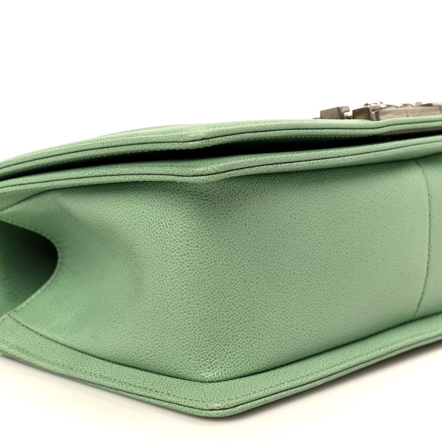 Caviar Quilted Medium Boy Flap Green