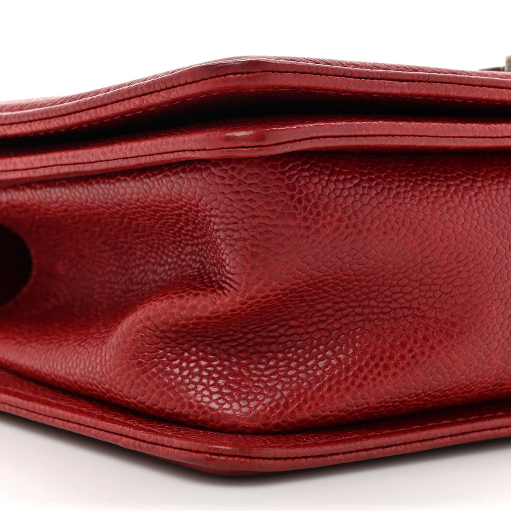 Caviar Quilted Medium Boy Flap Red