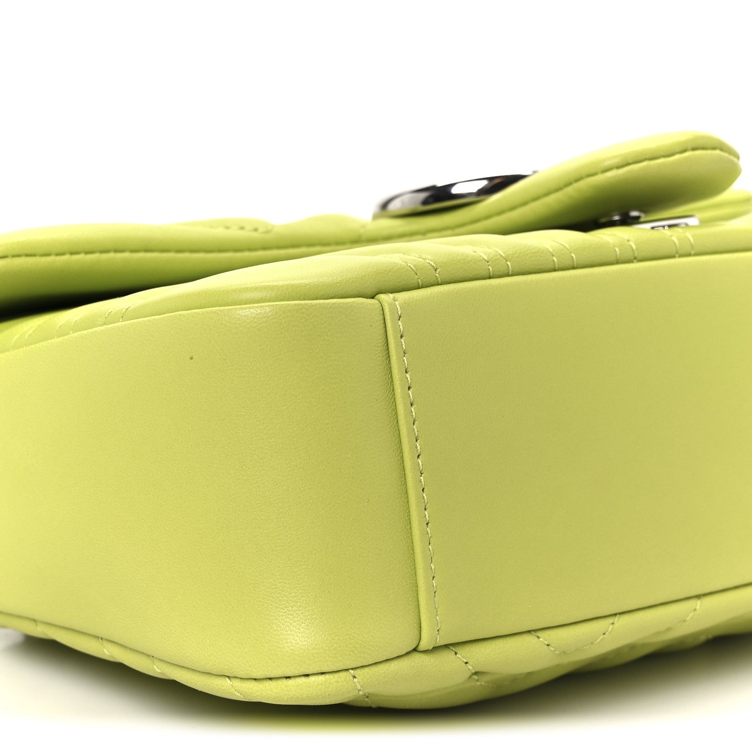 Calfskin Matelasse Medium GG Marmont Shoulder Bag Bright Green
