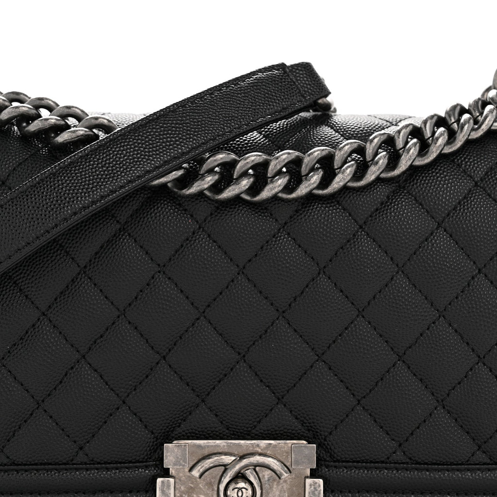 Caviar Quilted Medium Boy Flap Black