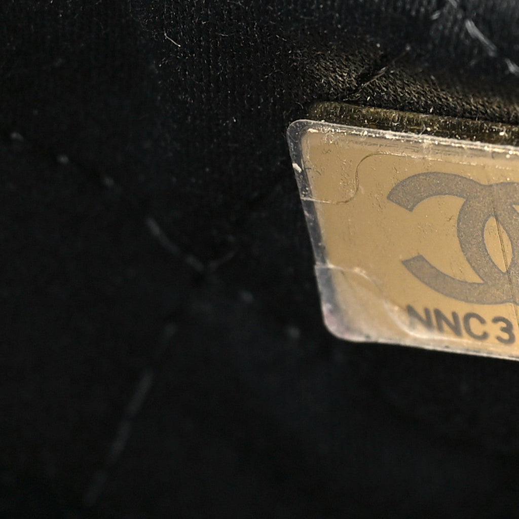Shiny Calfskin Quilted Chanel 22 Black