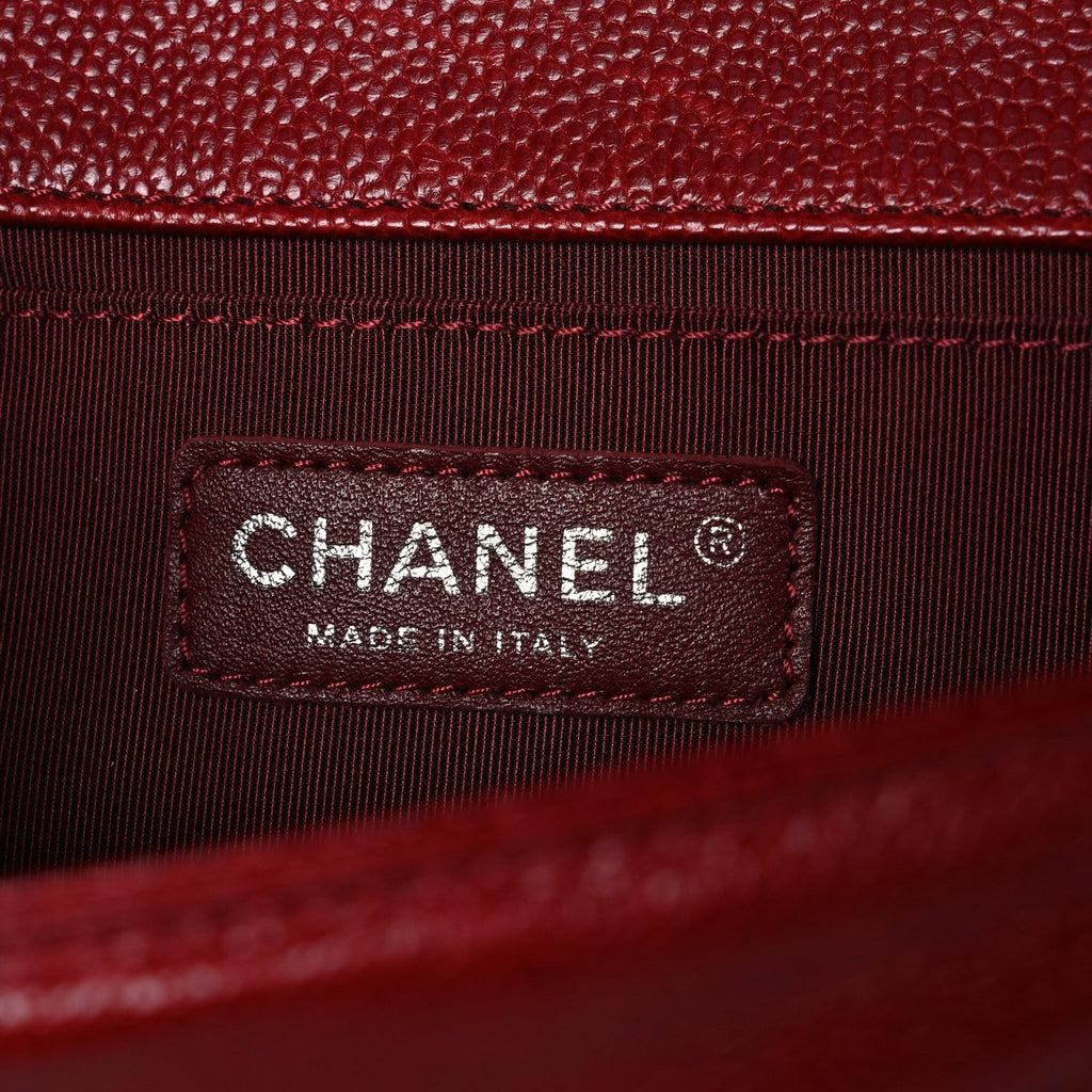 Caviar Quilted Medium Boy Flap Red