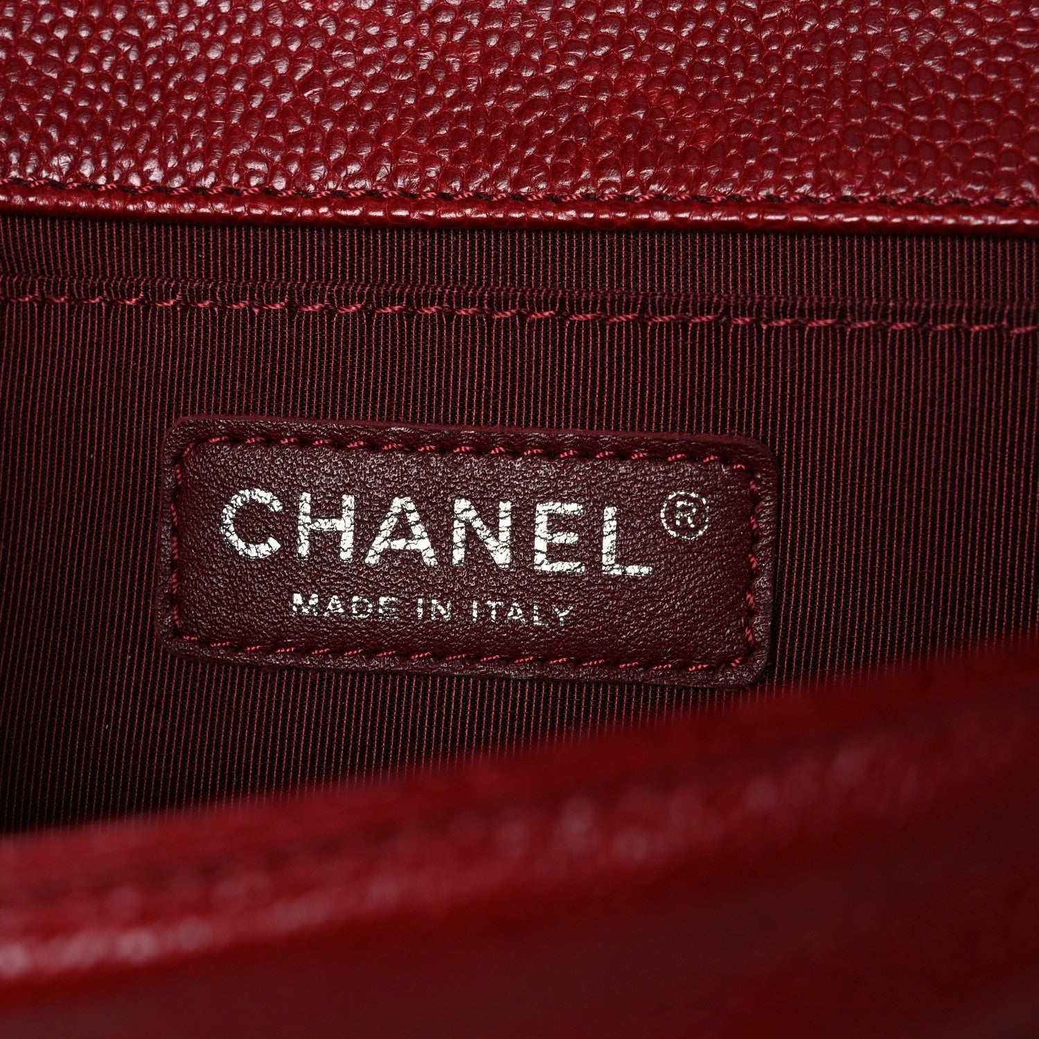Caviar Quilted Medium Boy Flap Red