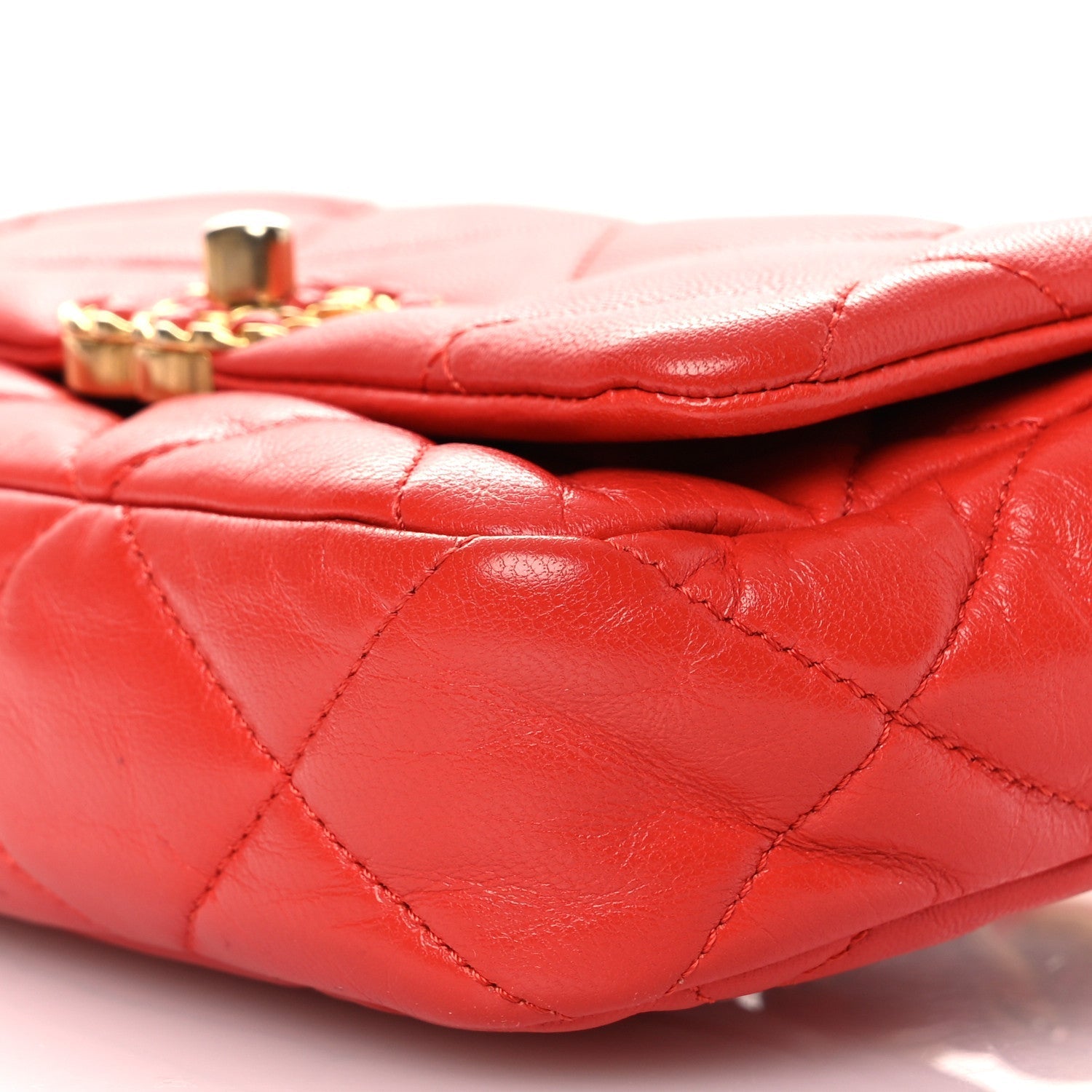 Lambskin Quilted Chanel 19 Waist Bag Red