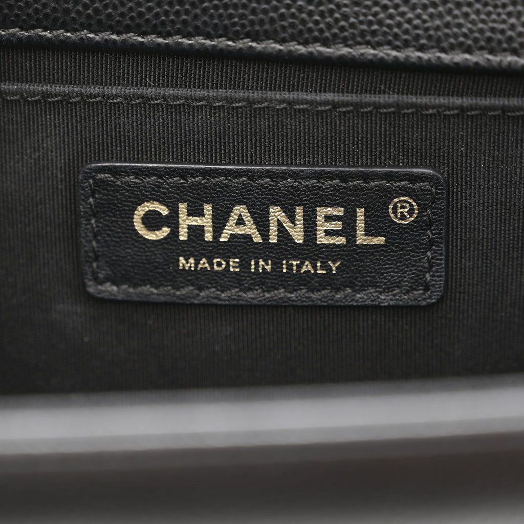 Caviar Quilted Medium Boy Flap Black