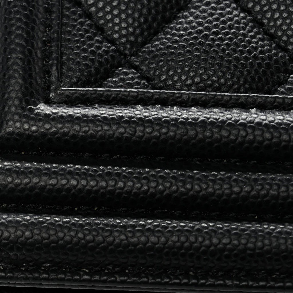 Caviar Quilted Medium Boy Flap Black