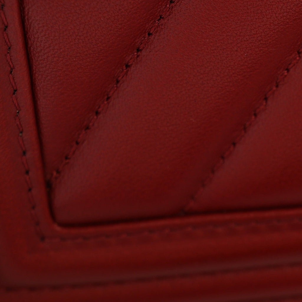 Lambskin Chevron Quilted Medium Boy Flap Red