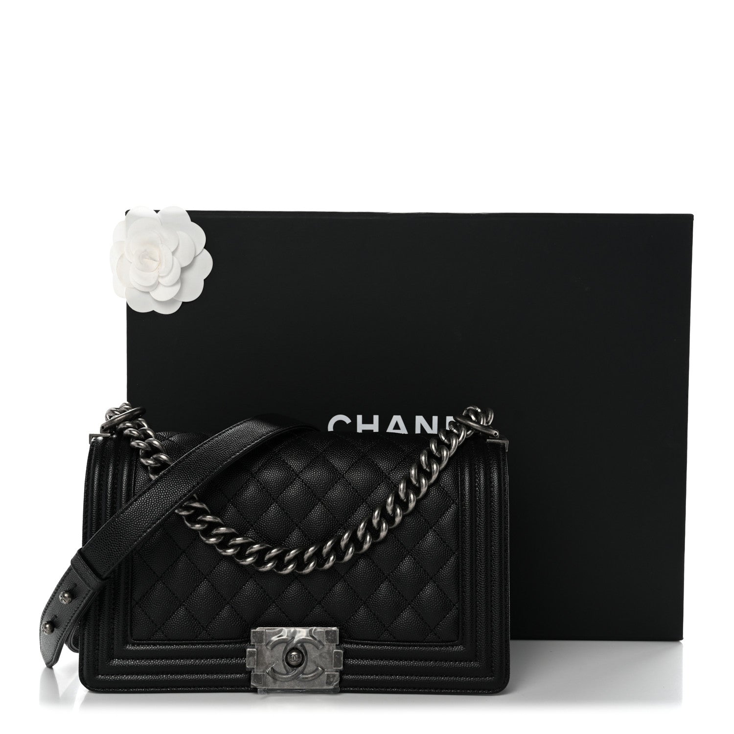 Caviar Quilted Medium Boy Flap Black